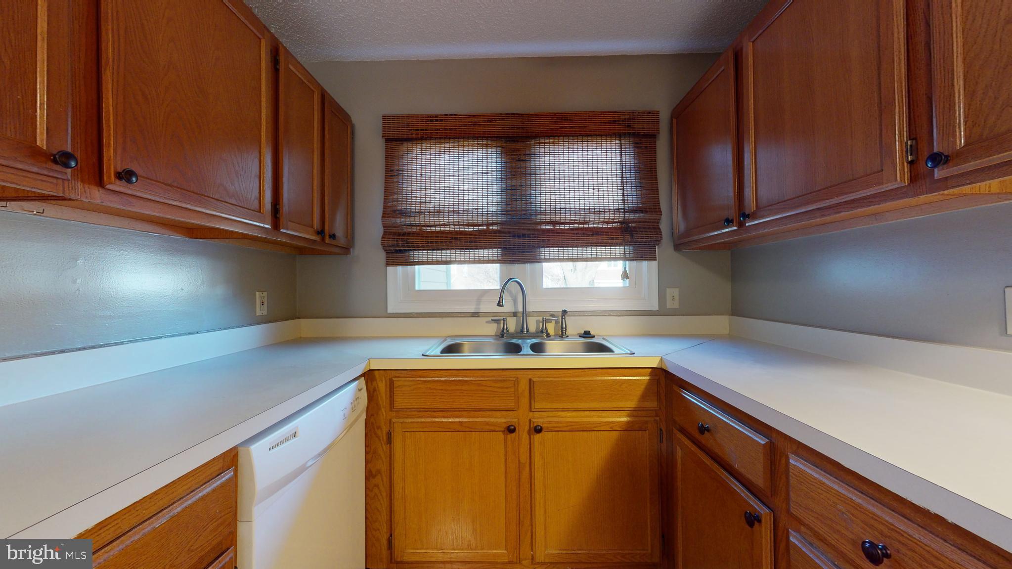 LONGFIELDS VILLAGE - Residential