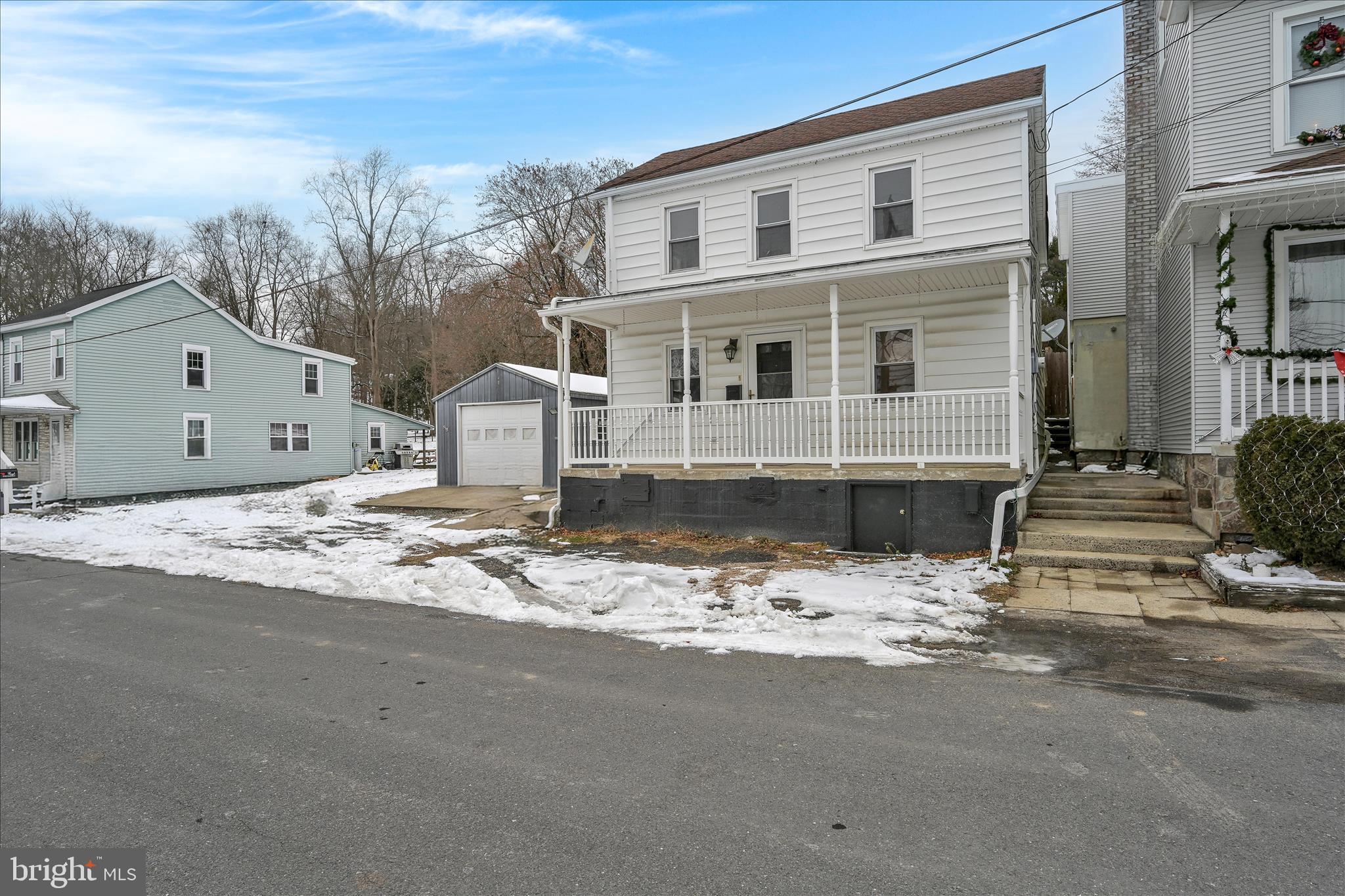 NEWTOWN - Residential