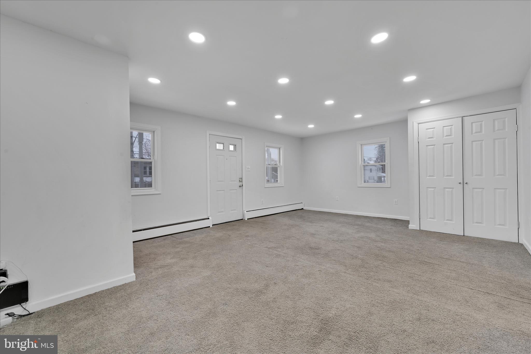 NEWTOWN - Residential