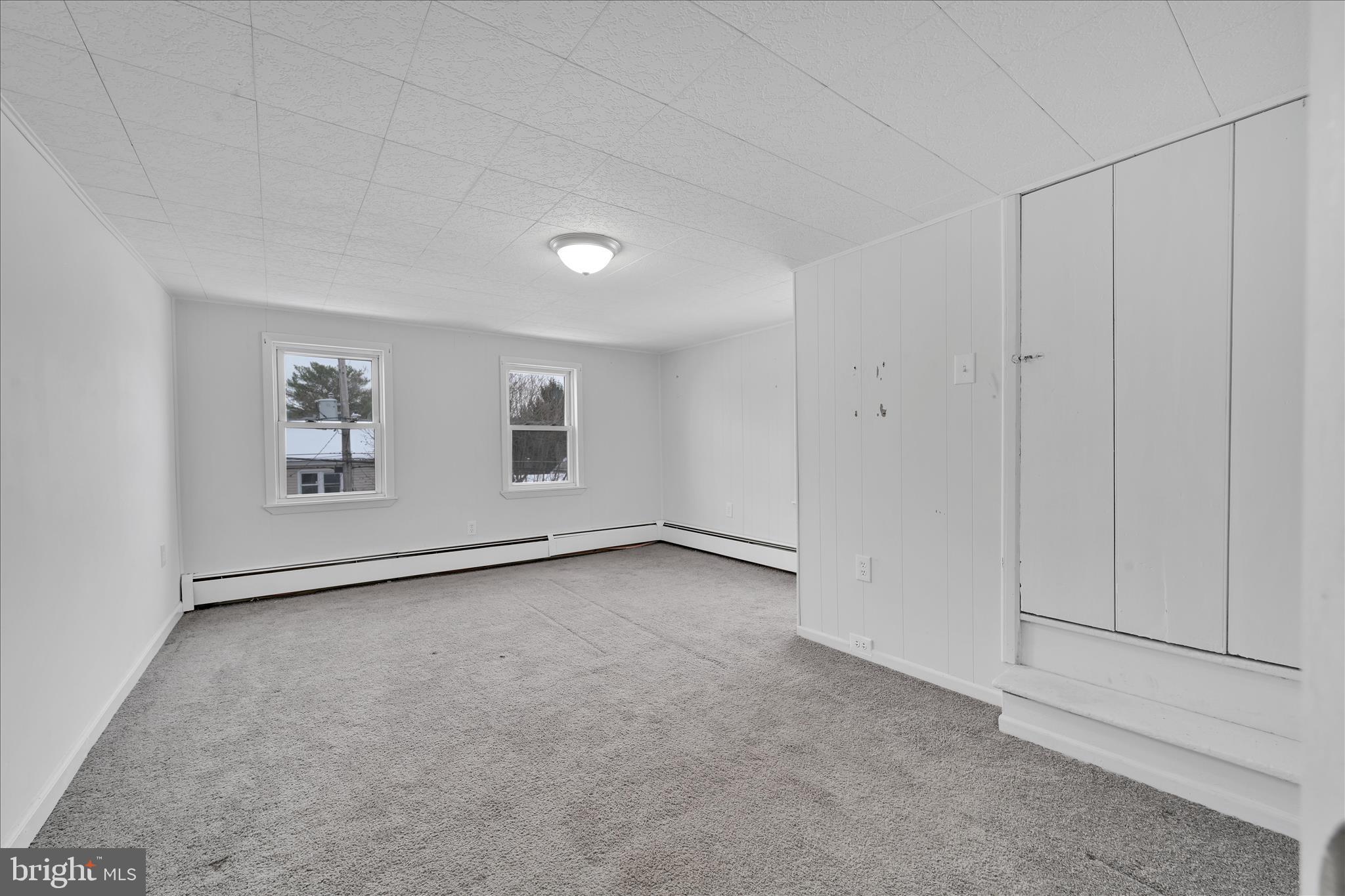 NEWTOWN - Residential