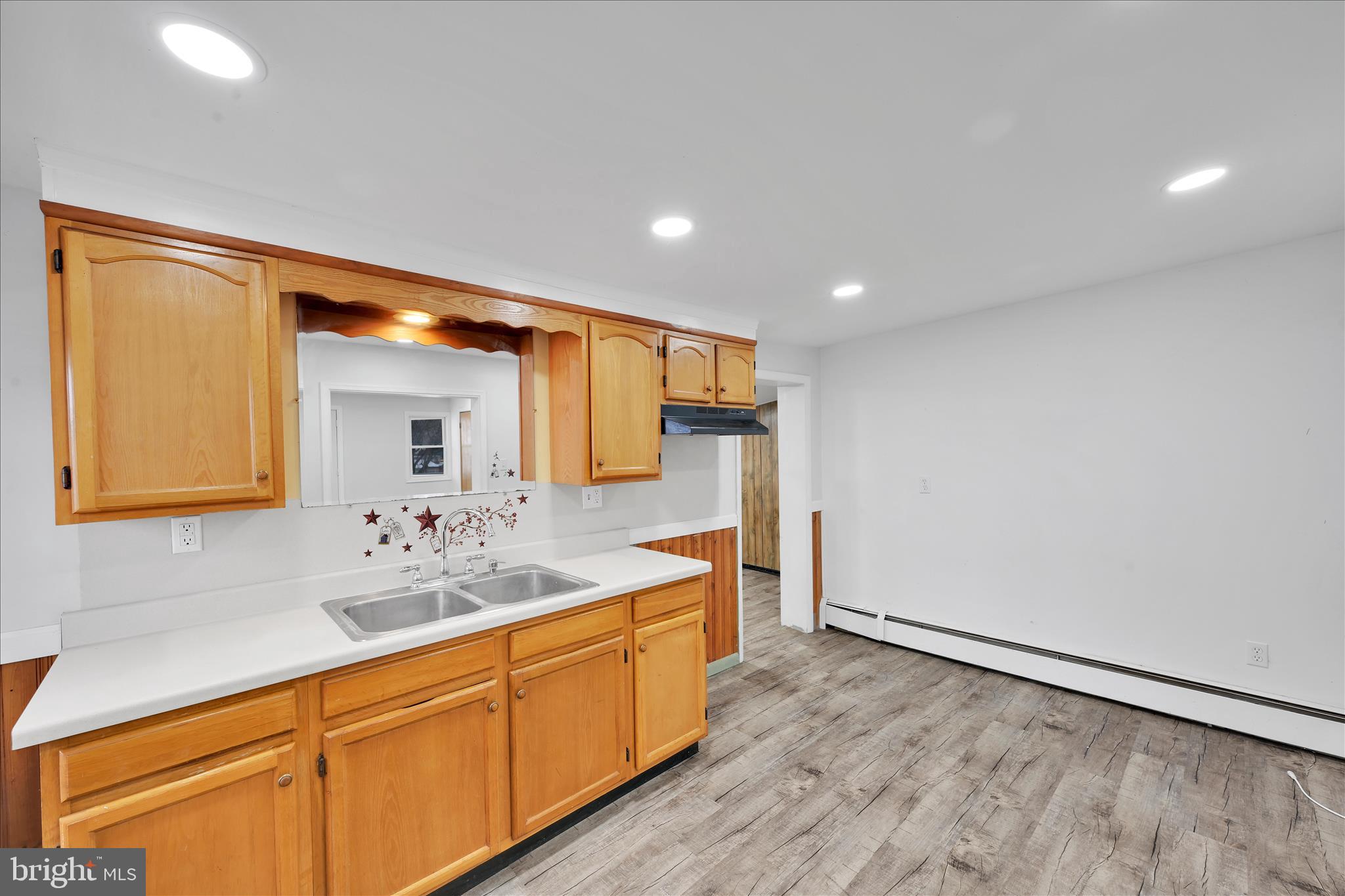 NEWTOWN - Residential