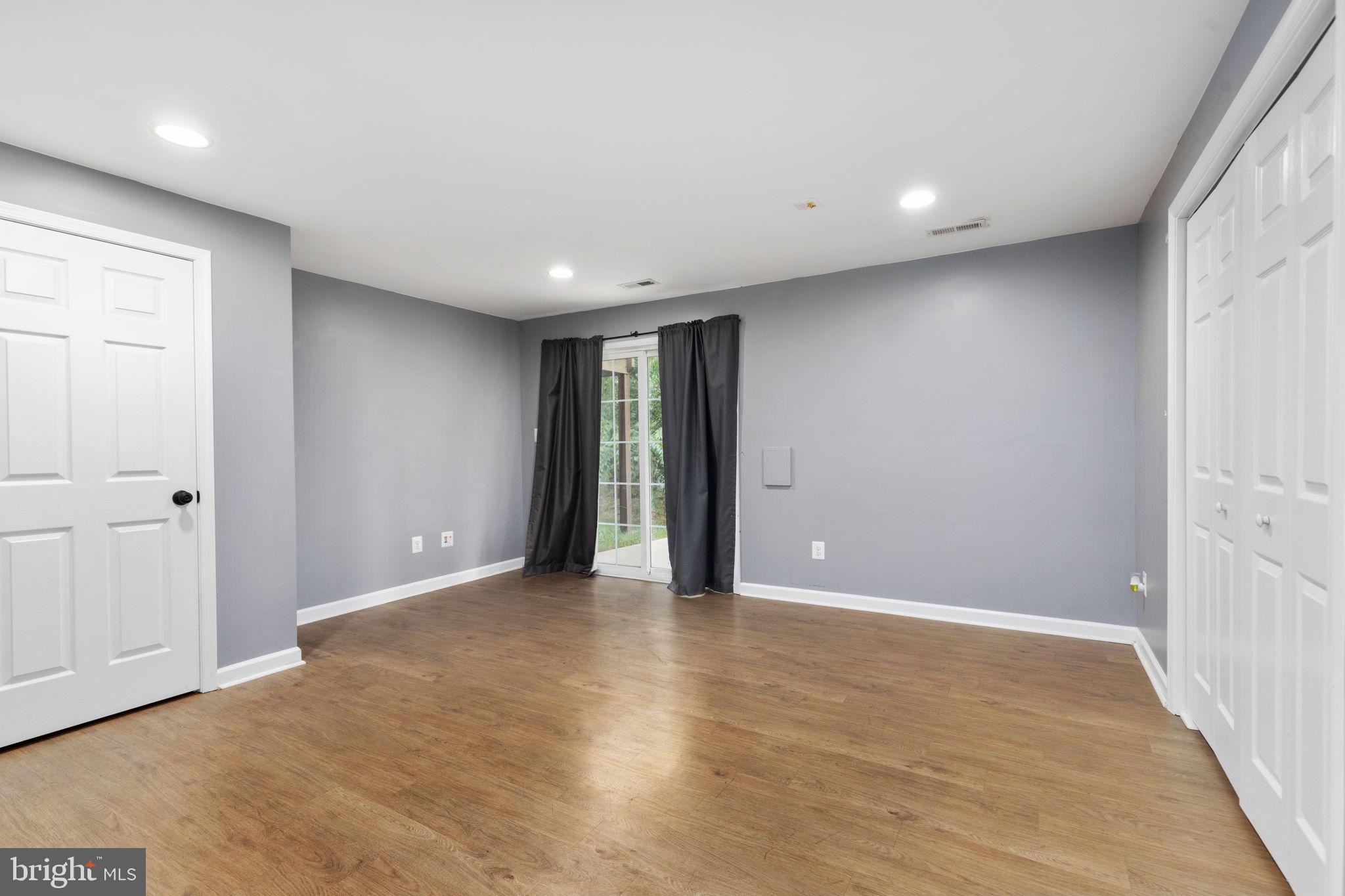 DAVIS STRASBURG - Residential