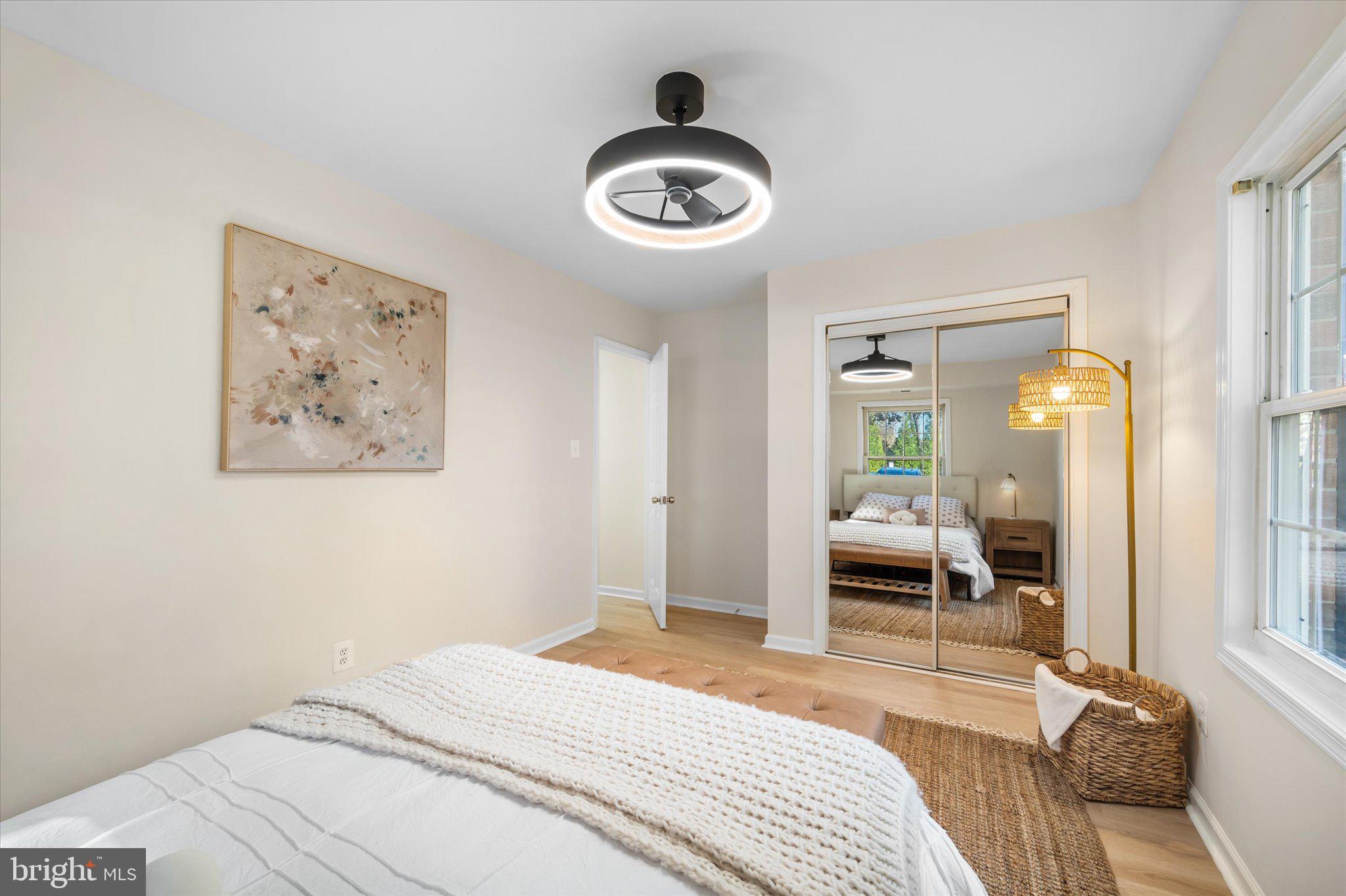 LYNDHURST CONDOS - Residential