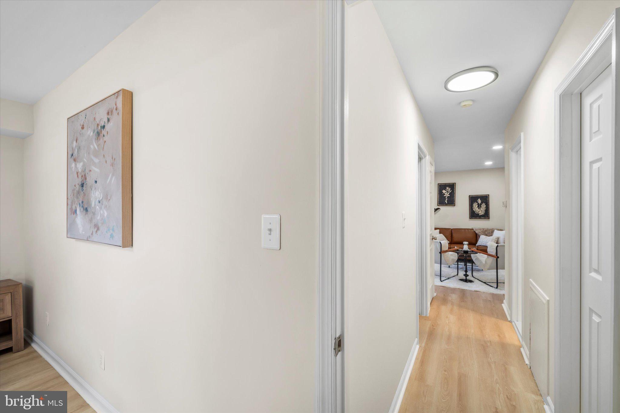 LYNDHURST CONDOS - Residential