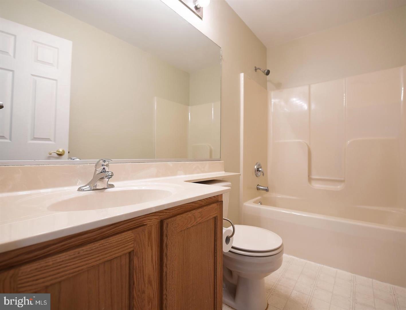 LOHR'S ORCHARD - Residential Lease