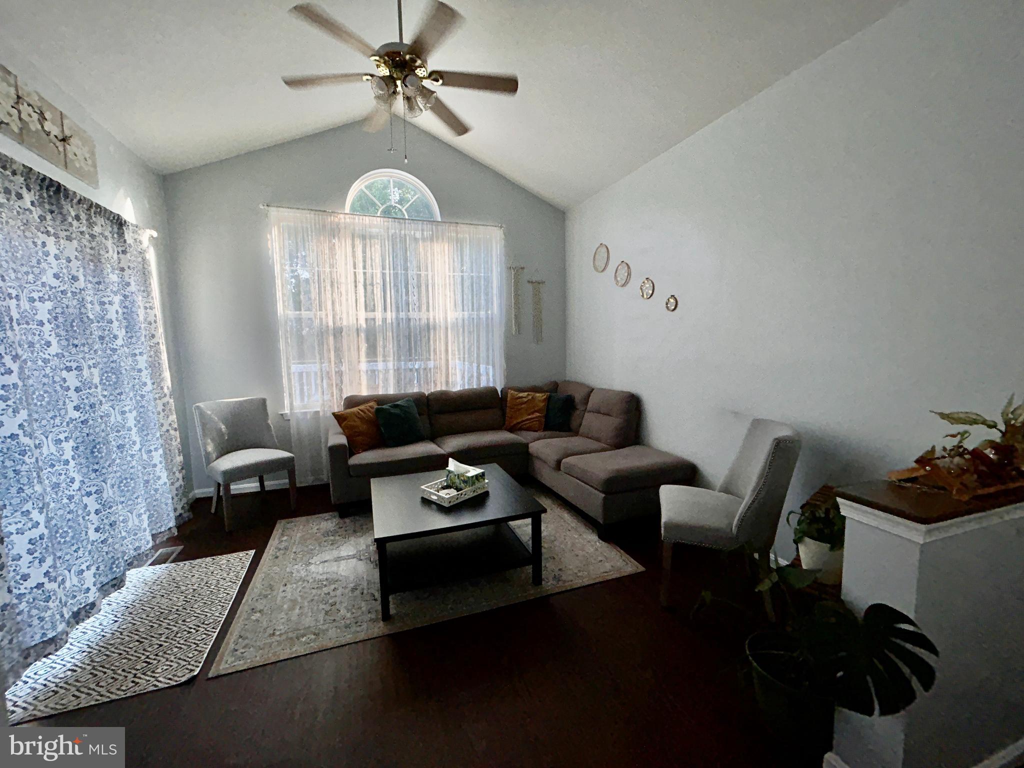 LOHR'S ORCHARD - Residential Lease