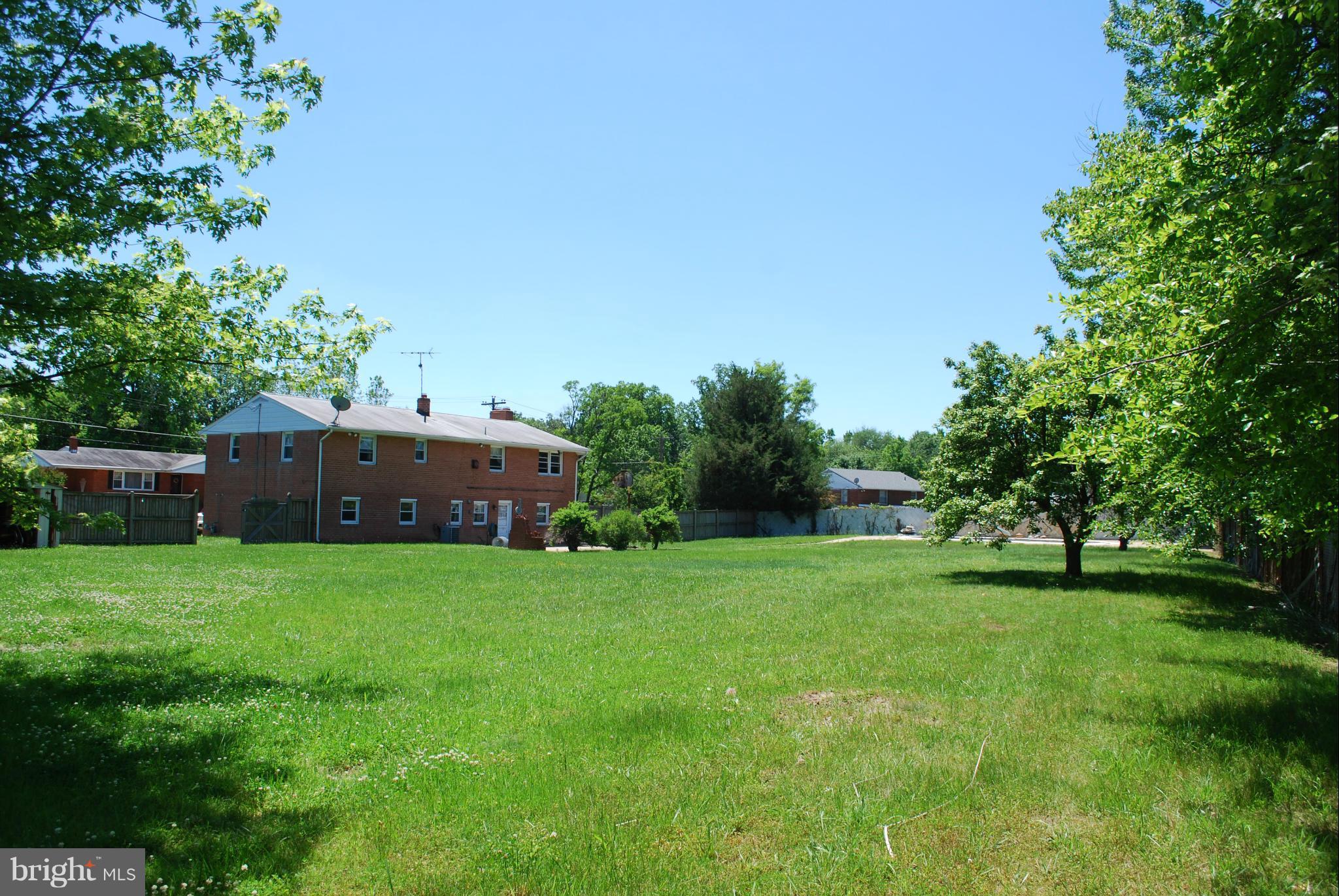 SURRATTS GARDENS - Residential