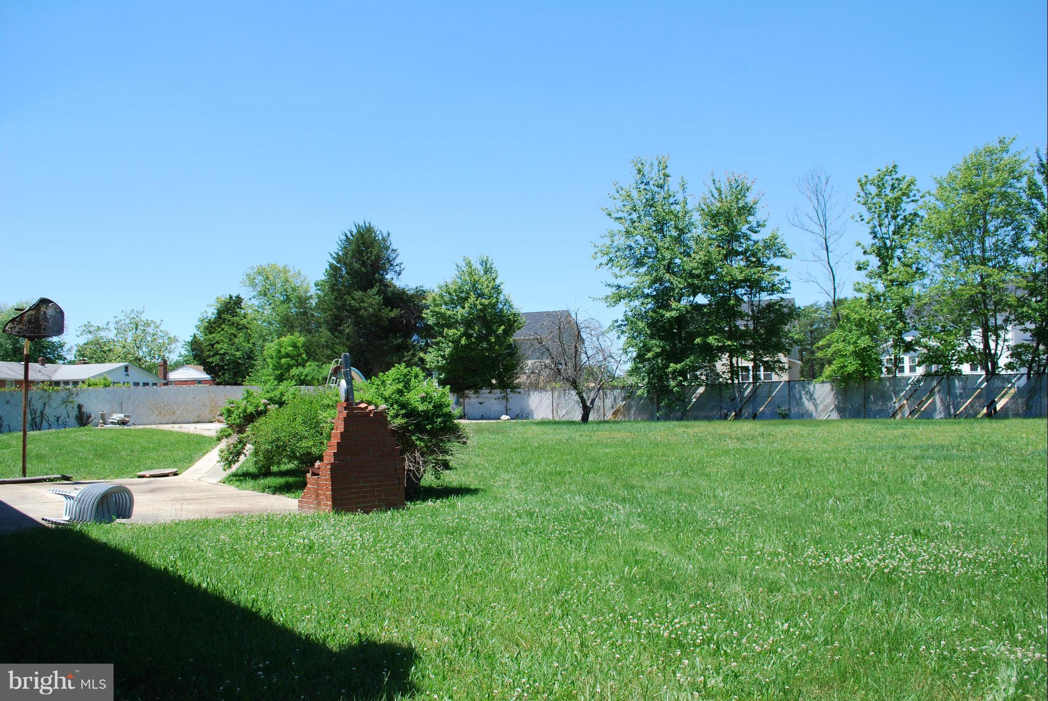 SURRATTS GARDENS - Residential