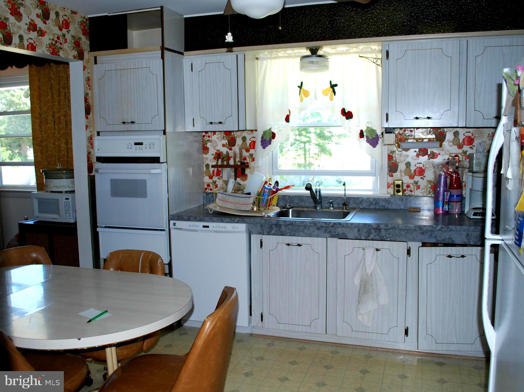 SURRATTS GARDENS - Residential