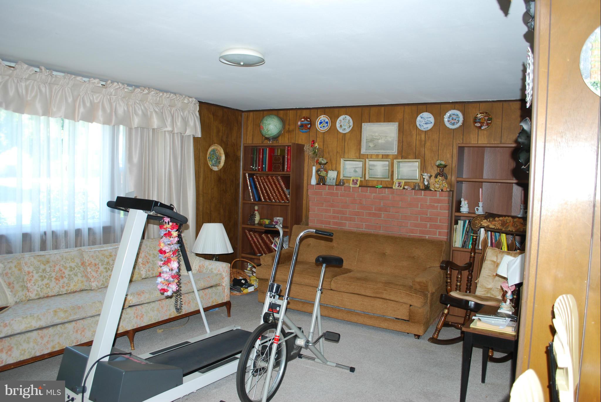 SURRATTS GARDENS - Residential