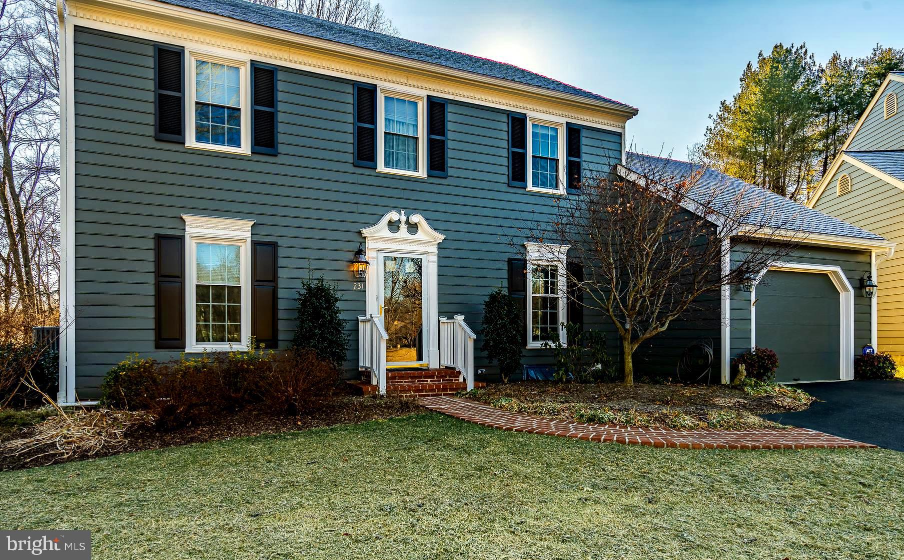 DEERFIELD KNOLL - Residential