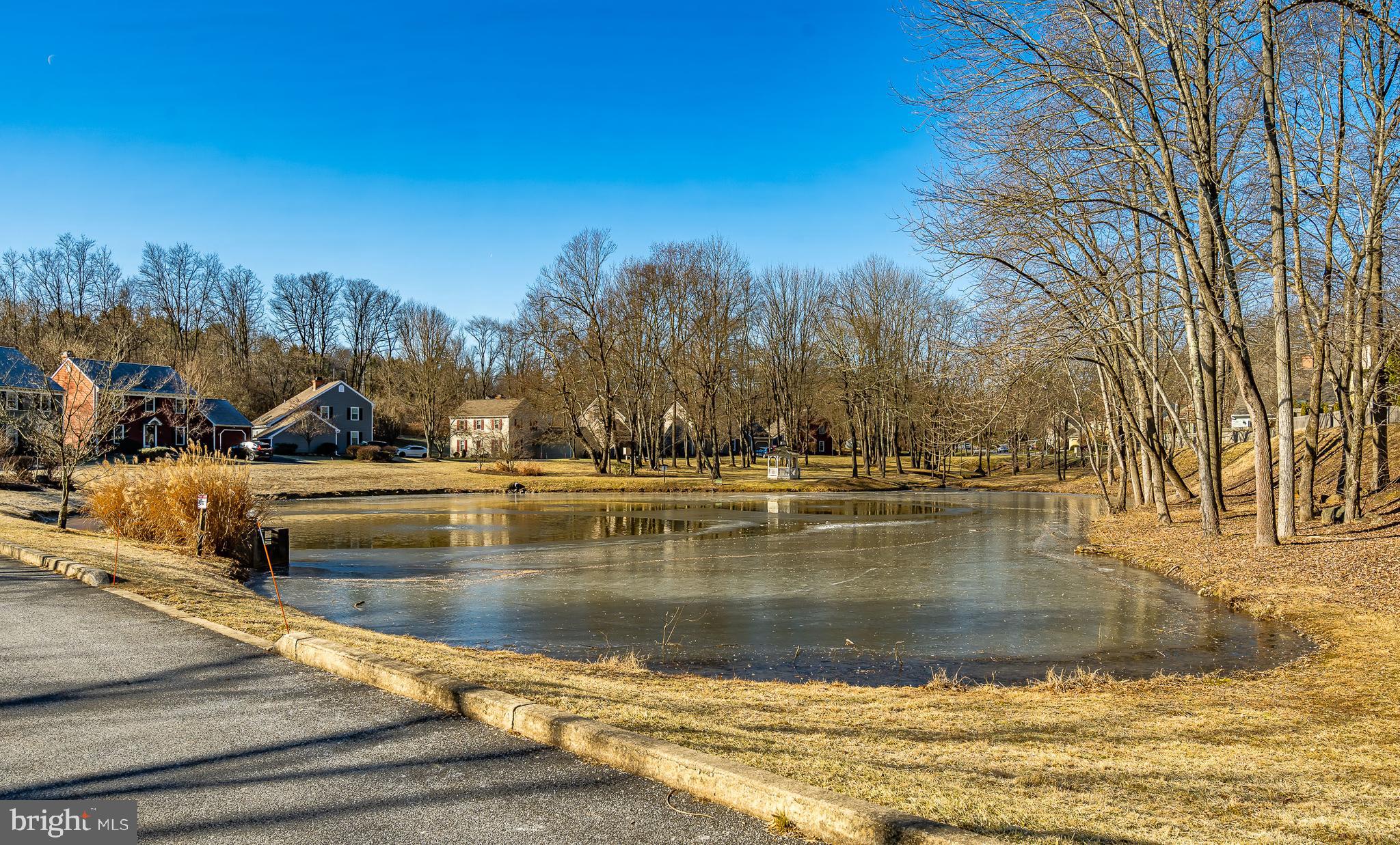 DEERFIELD KNOLL - Residential