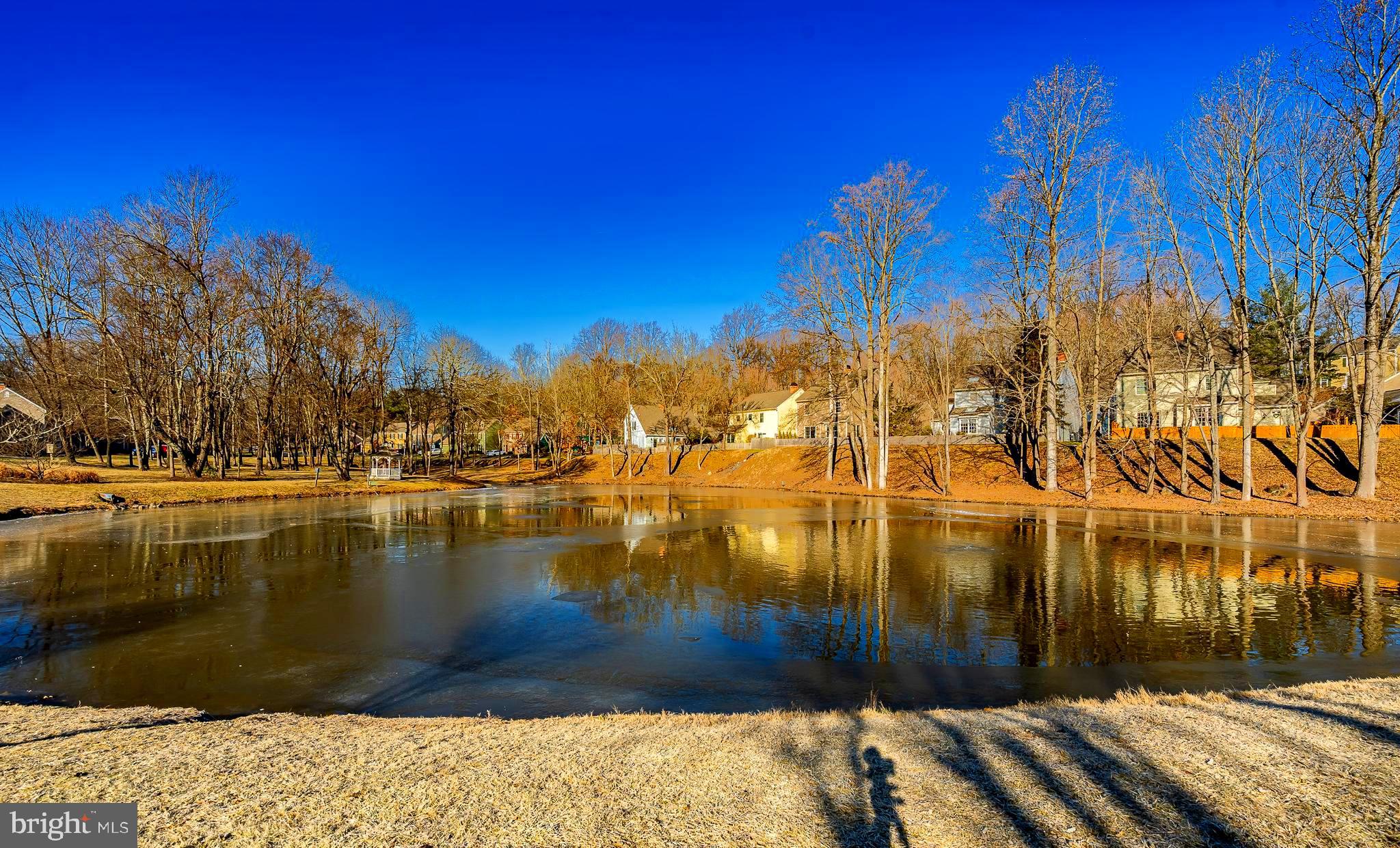 DEERFIELD KNOLL - Residential