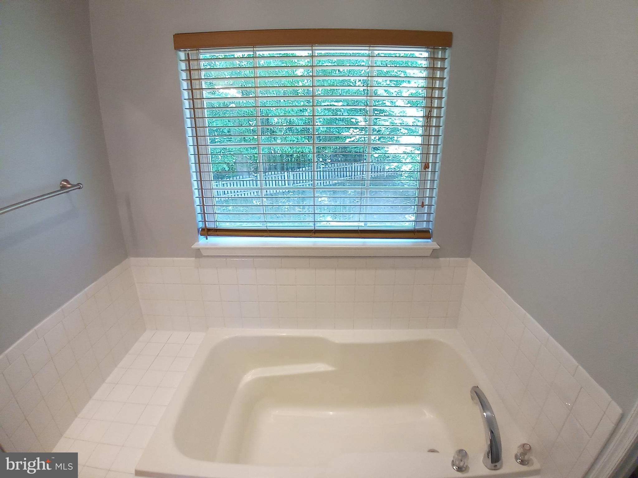 SALEM FIELDS - Residential Lease