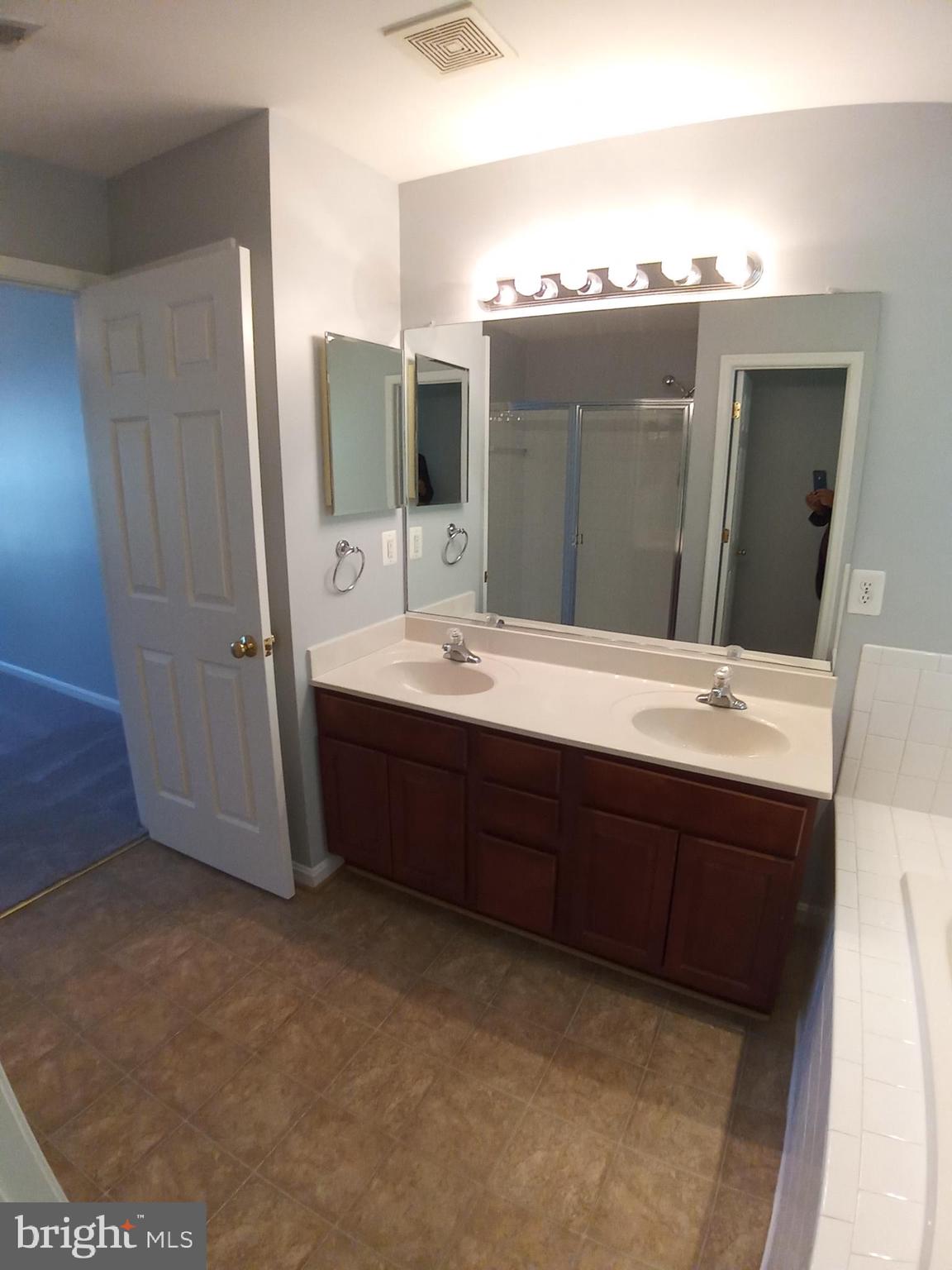 SALEM FIELDS - Residential Lease