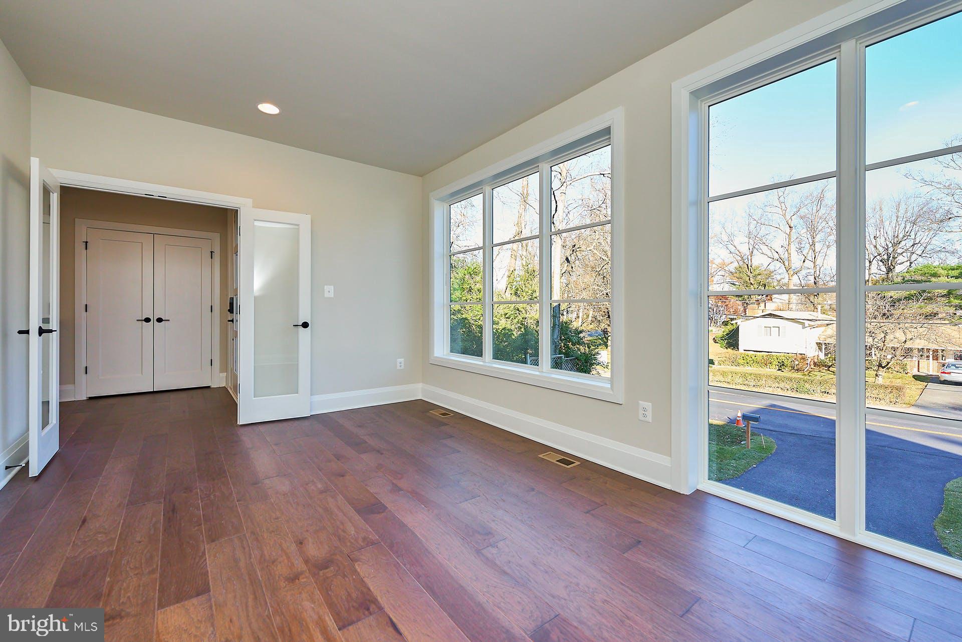 BEVERLY MANOR - Residential Lease