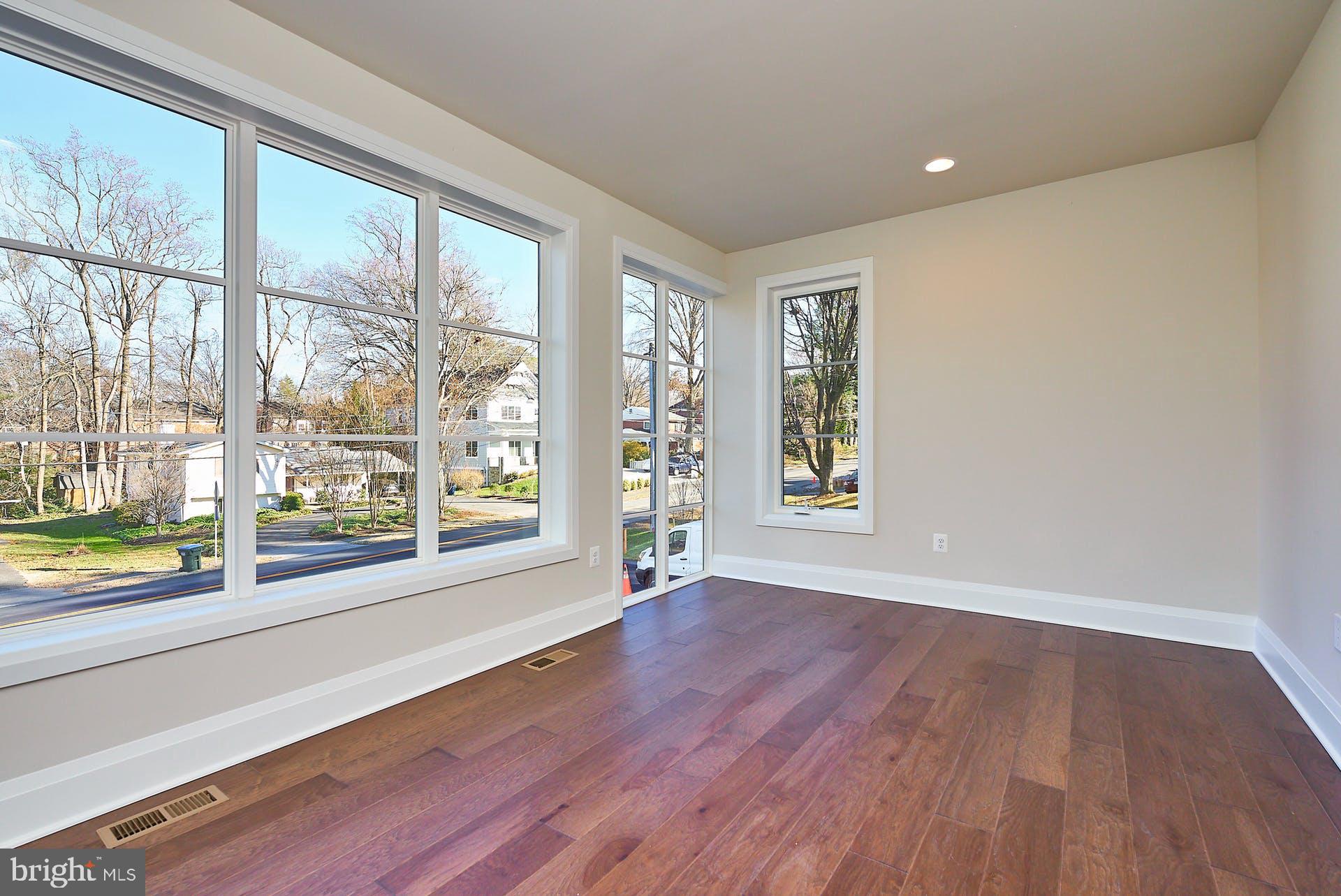 BEVERLY MANOR - Residential Lease