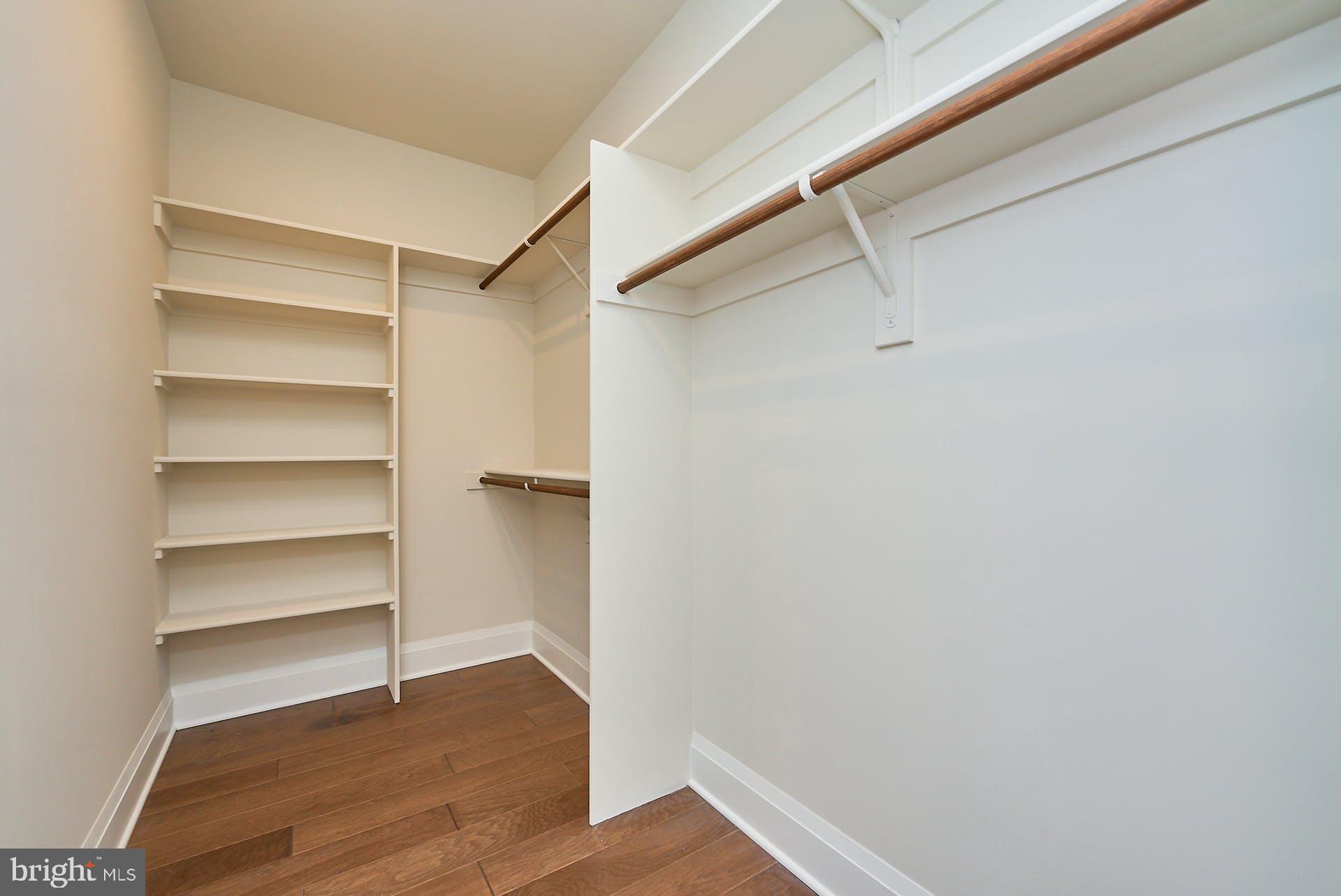 BEVERLY MANOR - Residential Lease