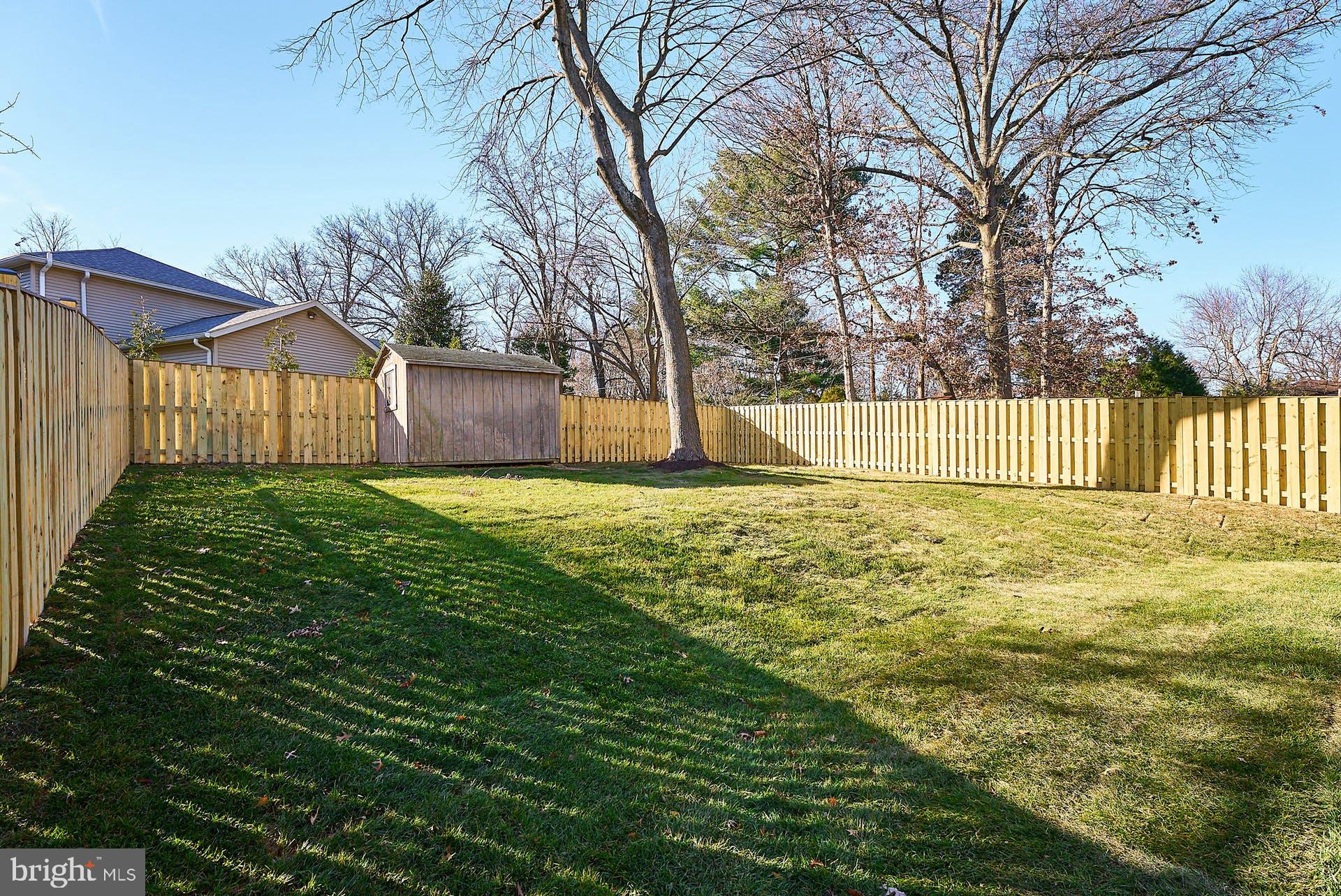 BEVERLY MANOR - Residential Lease