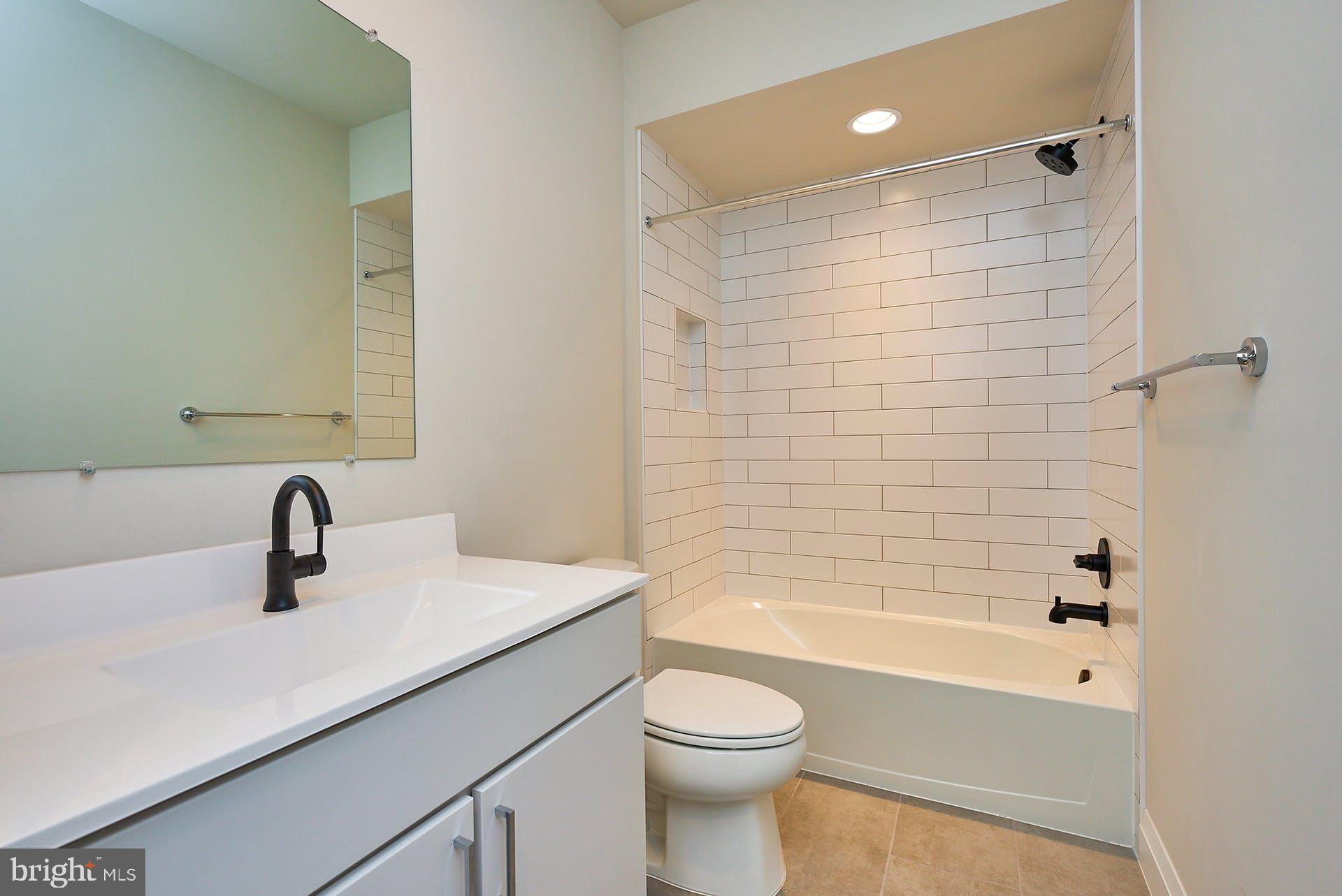 BEVERLY MANOR - Residential Lease