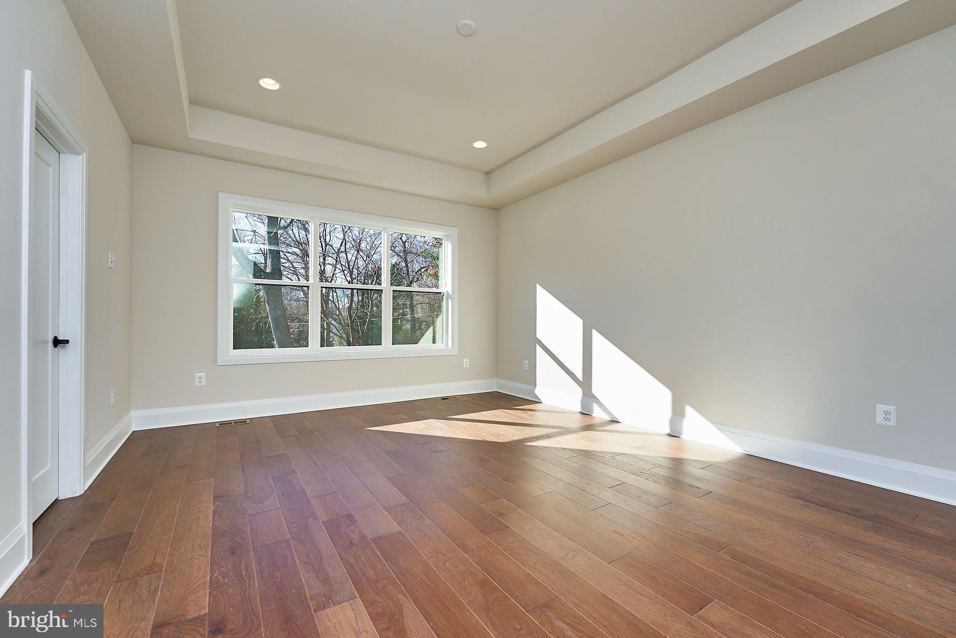 BEVERLY MANOR - Residential Lease