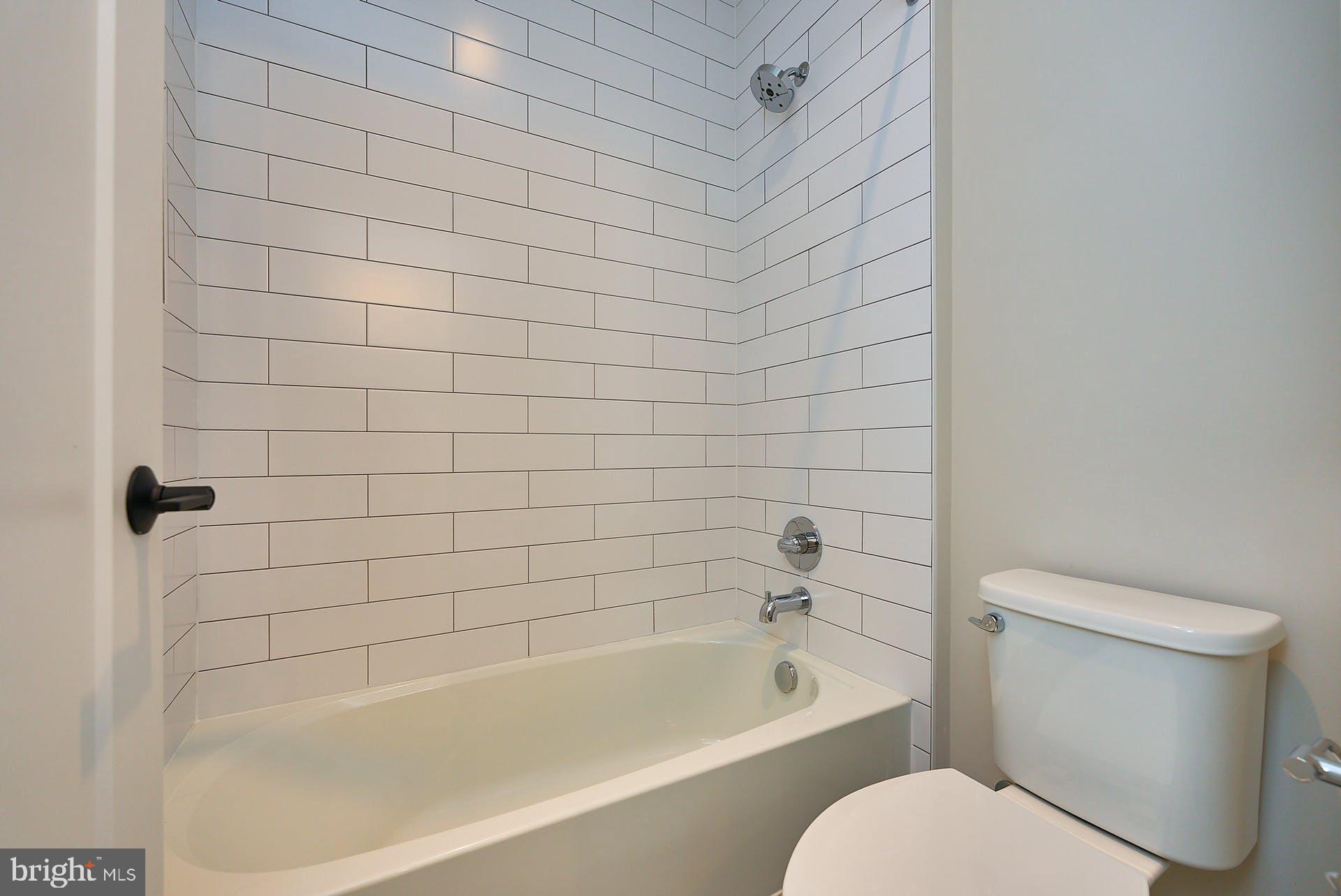 BEVERLY MANOR - Residential Lease