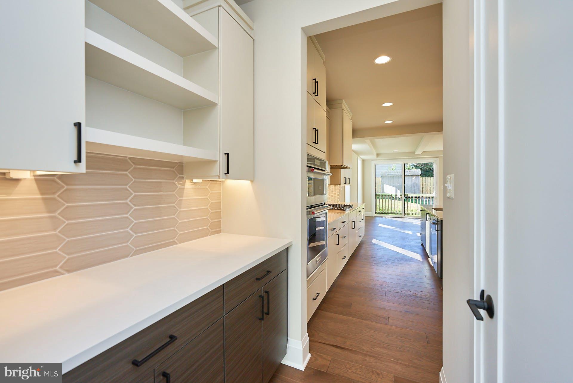 BEVERLY MANOR - Residential Lease