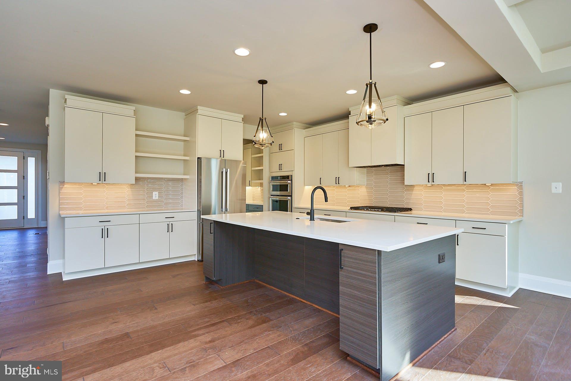 BEVERLY MANOR - Residential Lease