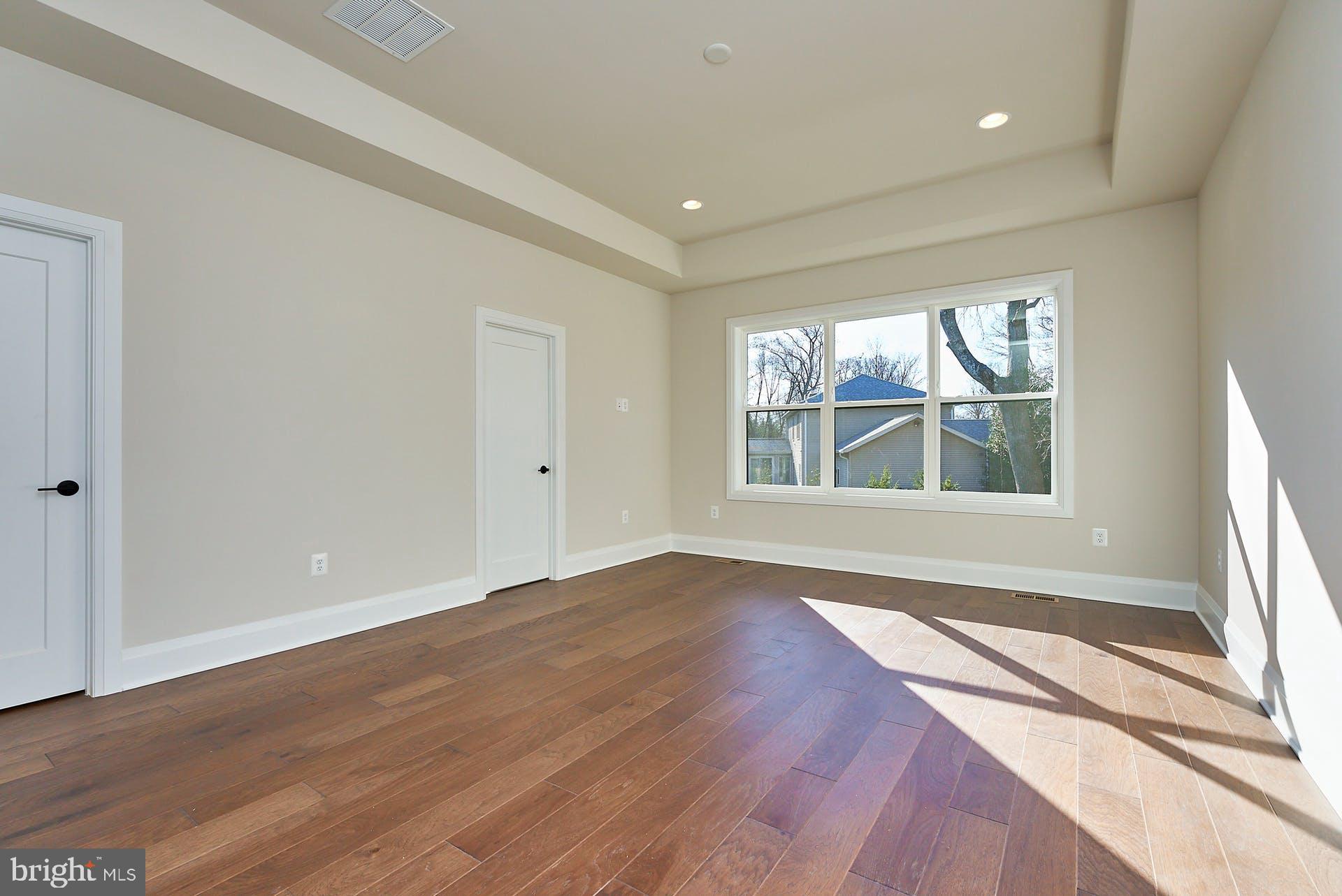 BEVERLY MANOR - Residential Lease