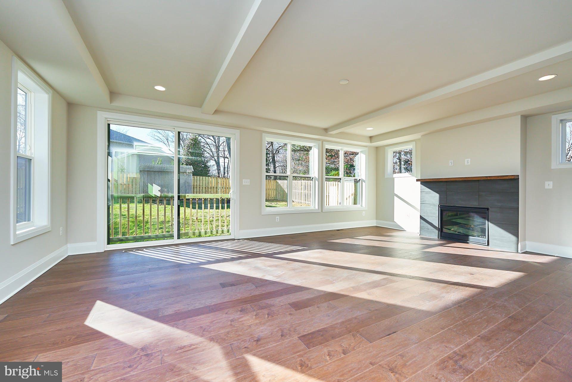 BEVERLY MANOR - Residential Lease