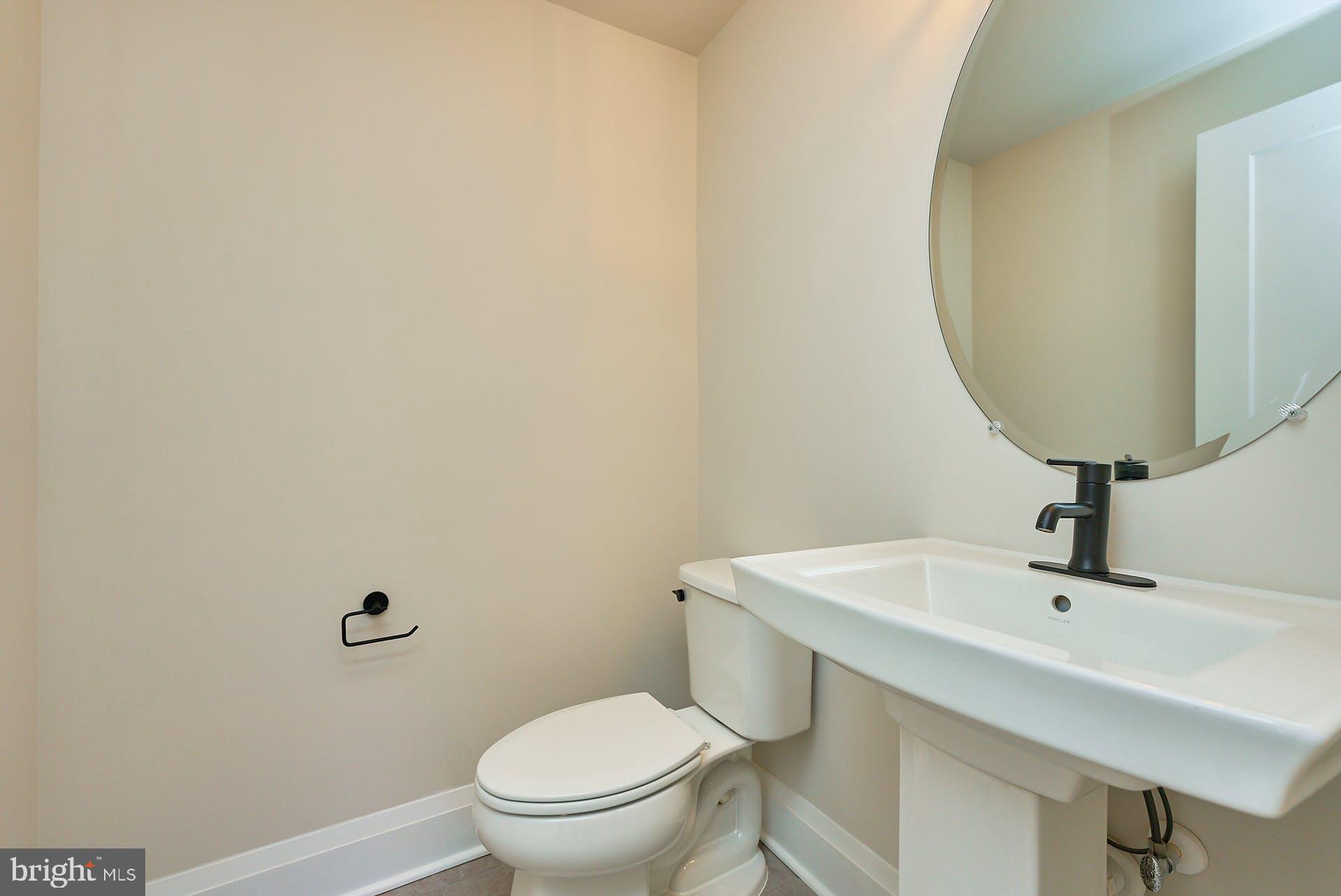 BEVERLY MANOR - Residential Lease