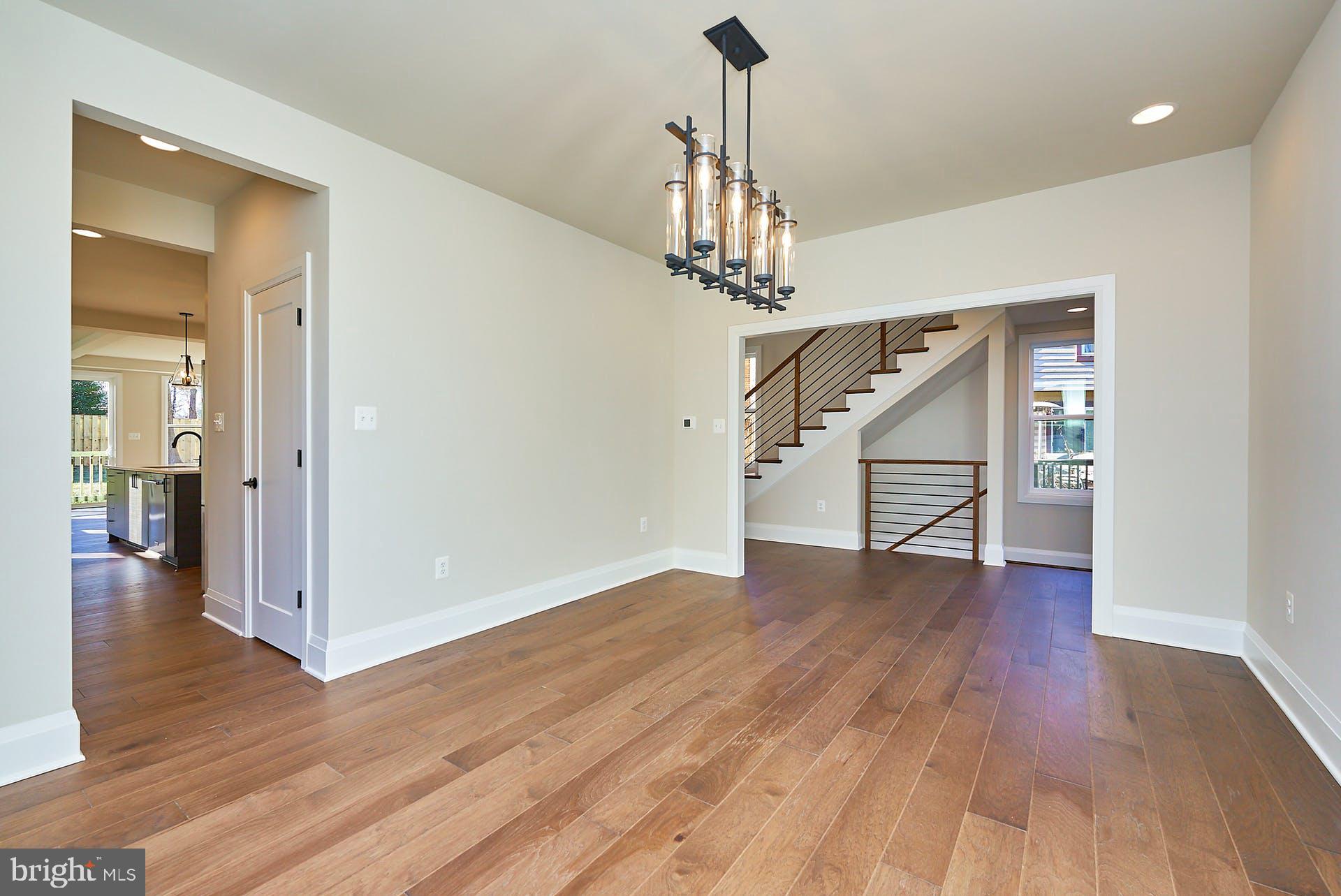 BEVERLY MANOR - Residential Lease