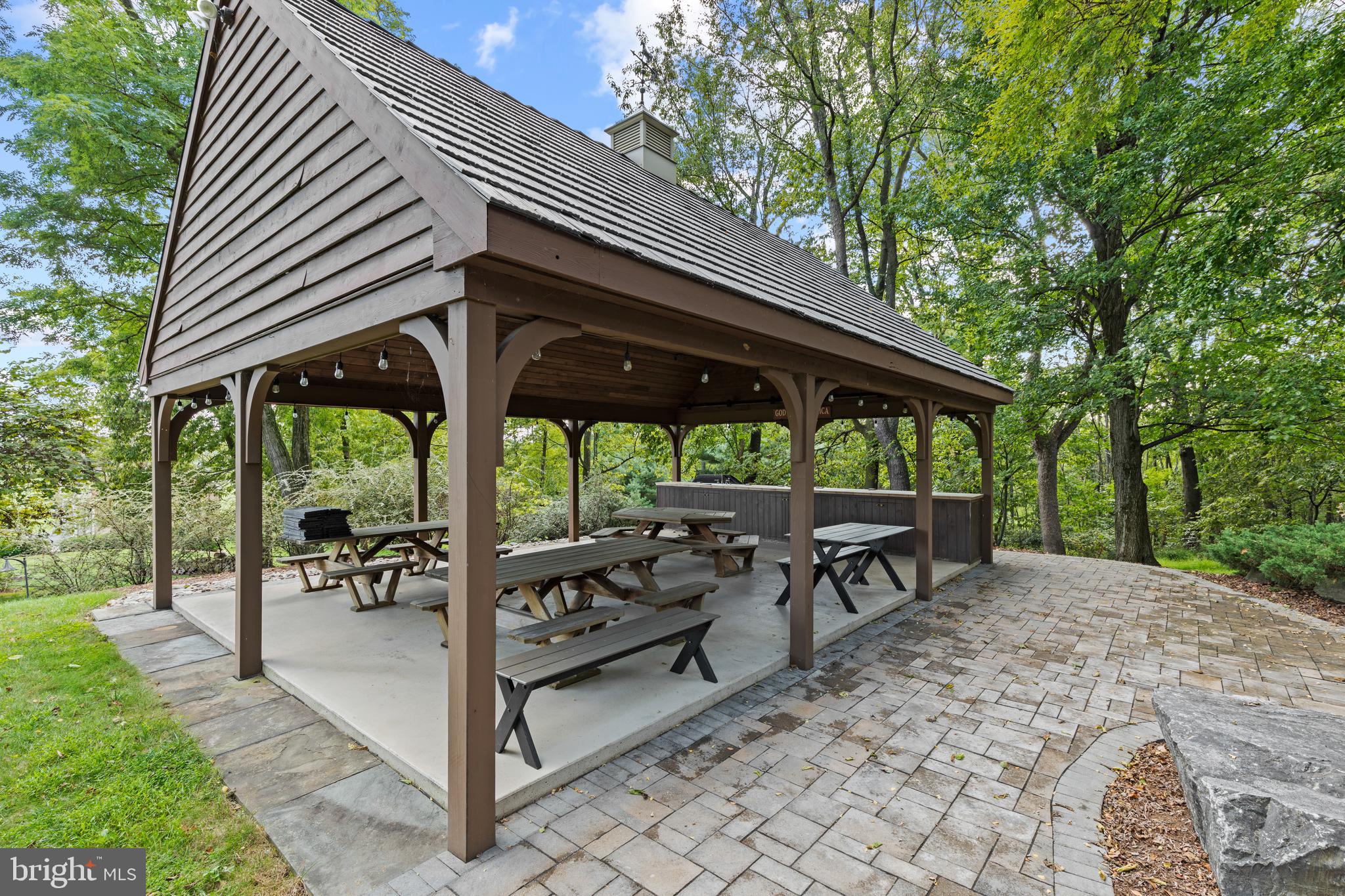 LAUXMONT FARMS - Residential