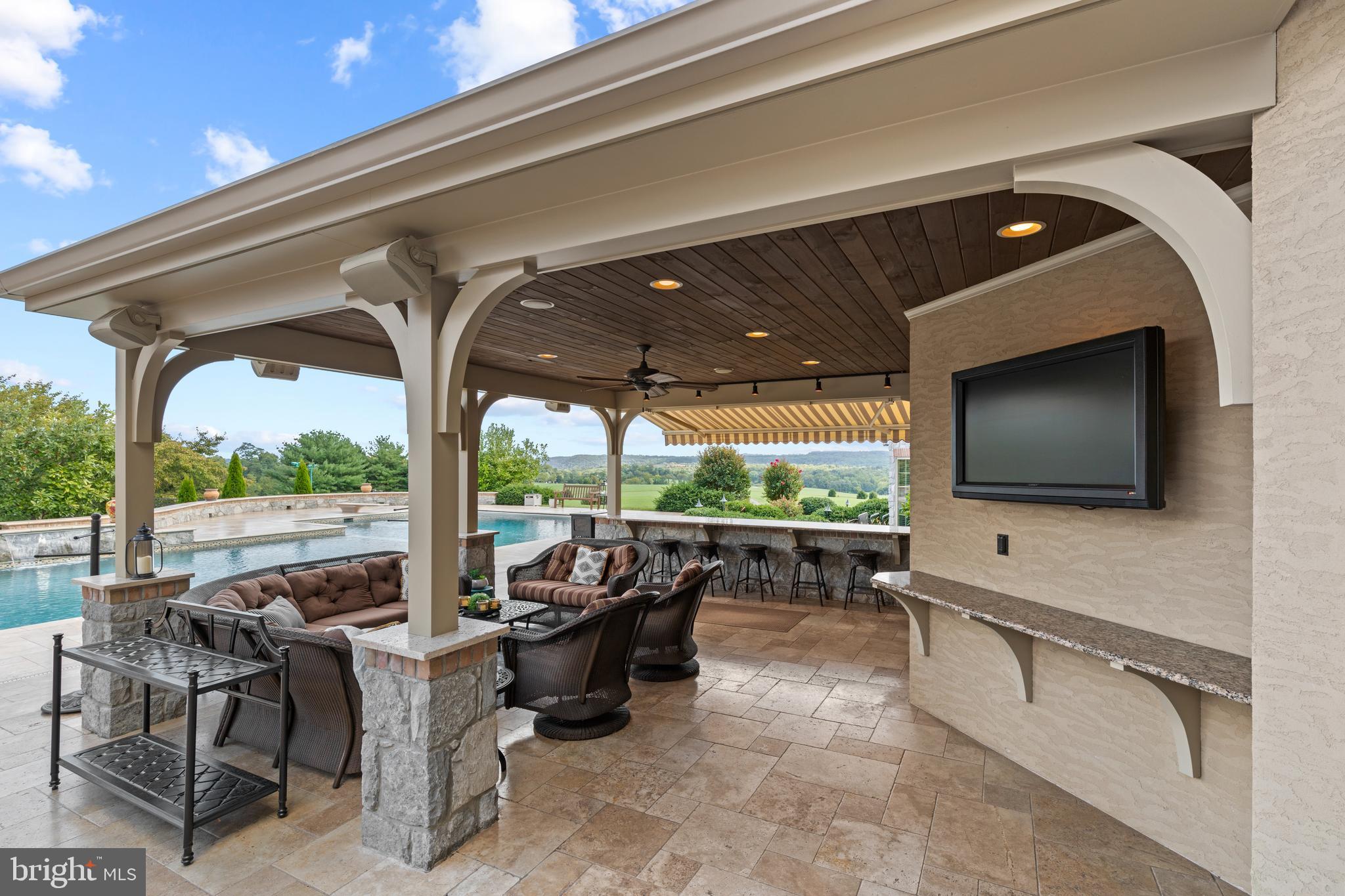 LAUXMONT FARMS - Residential