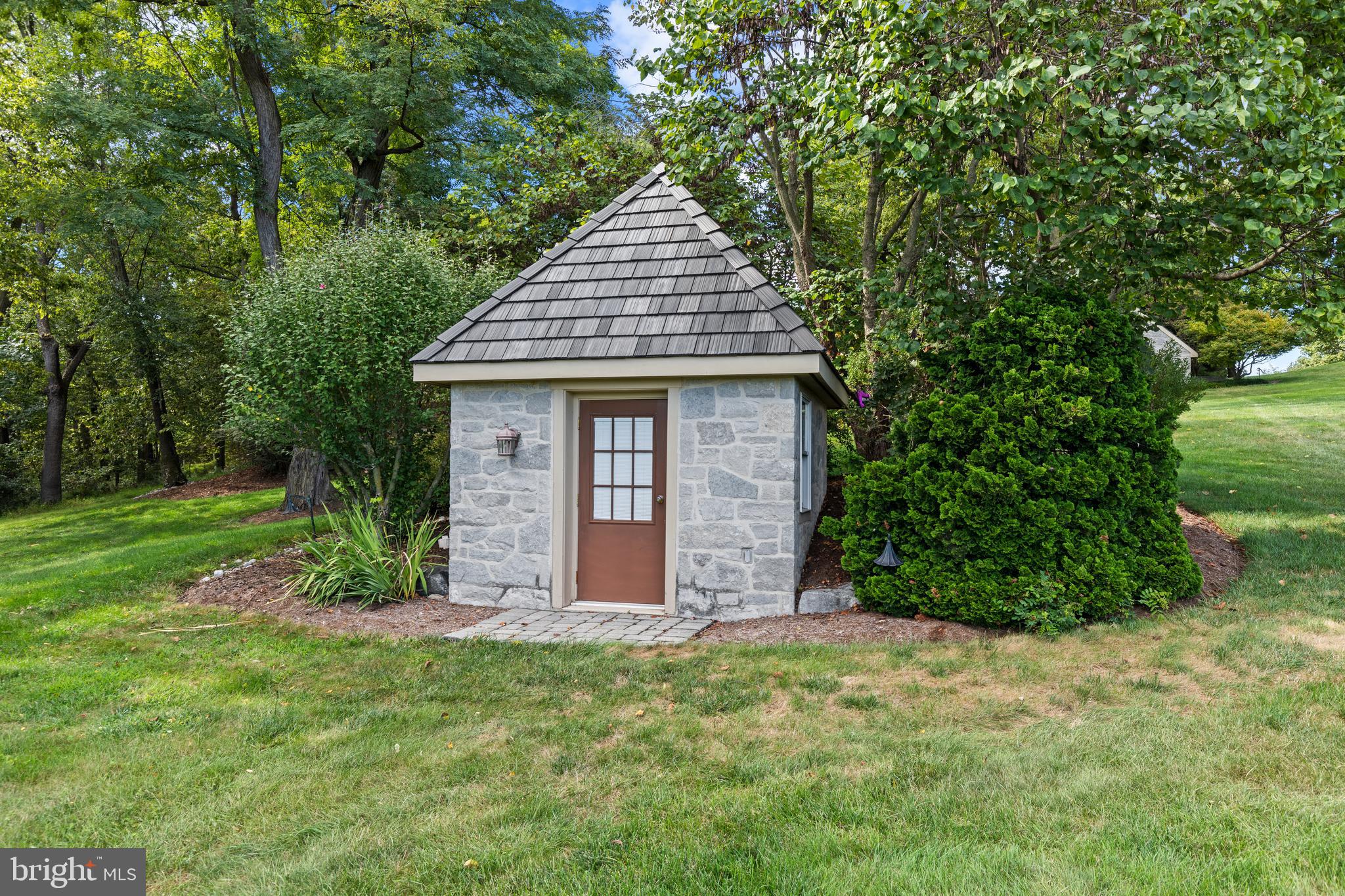 LAUXMONT FARMS - Residential