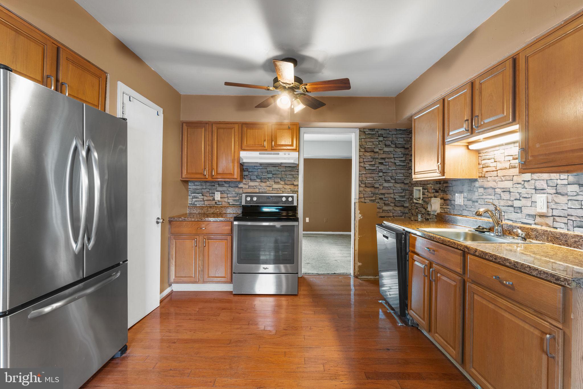 14489 GOLDEN OAK ROAD