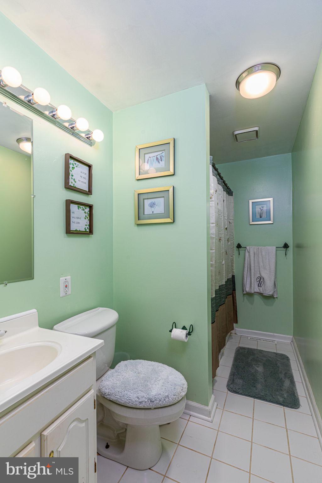 WAKEFIELD MEADOWS - Residential