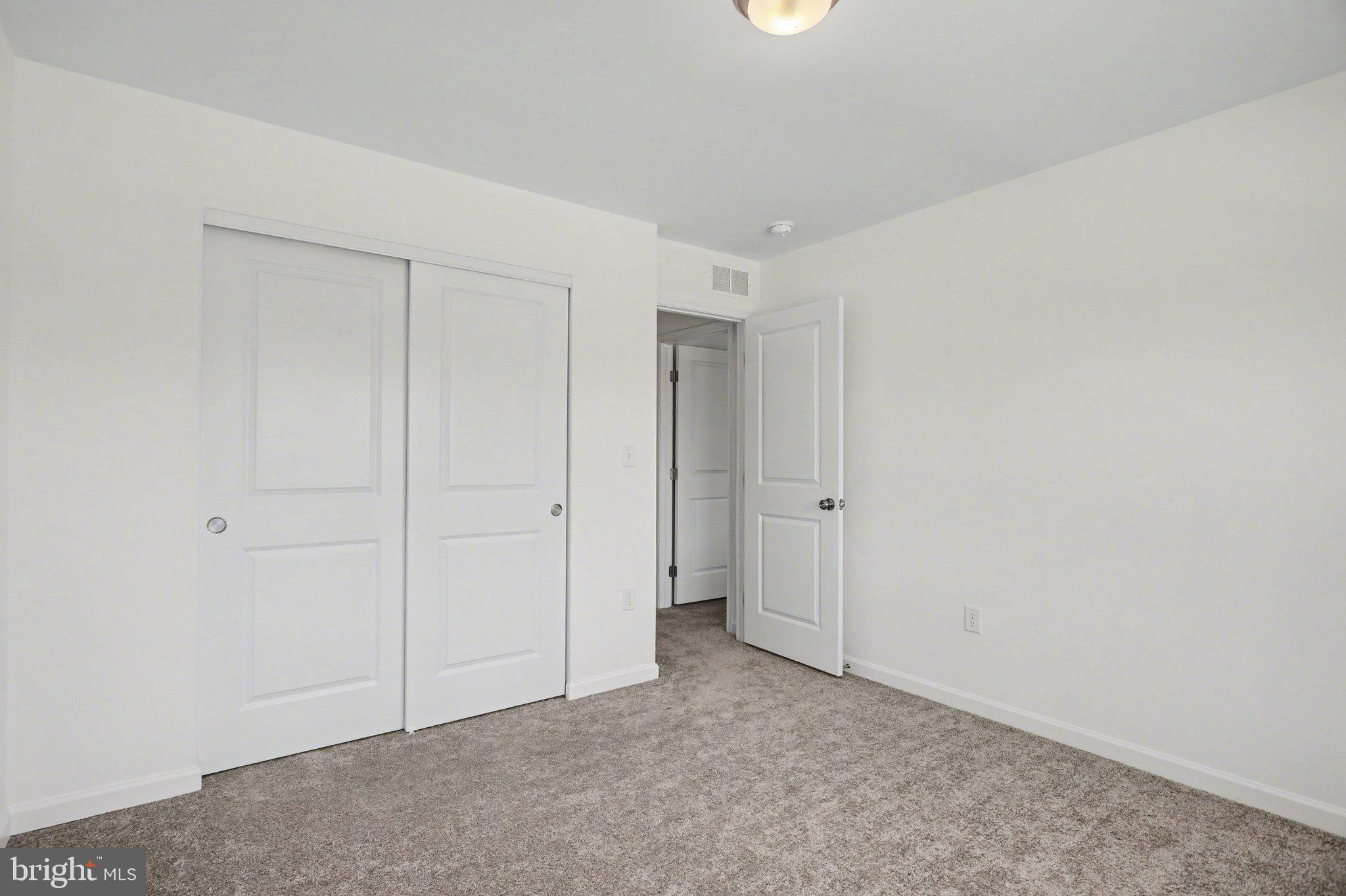 THE SEASONS - Residential