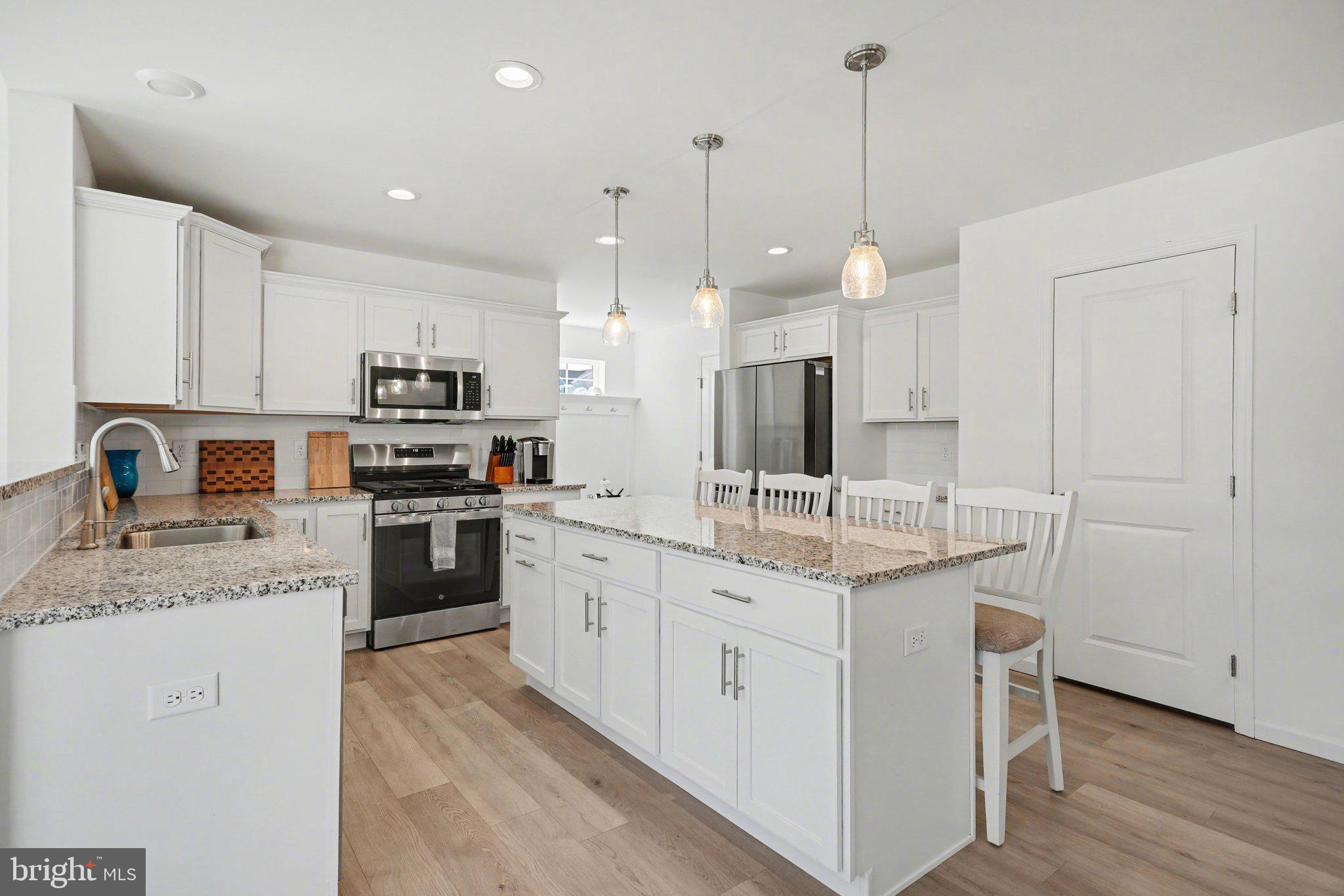 THE SEASONS - Residential