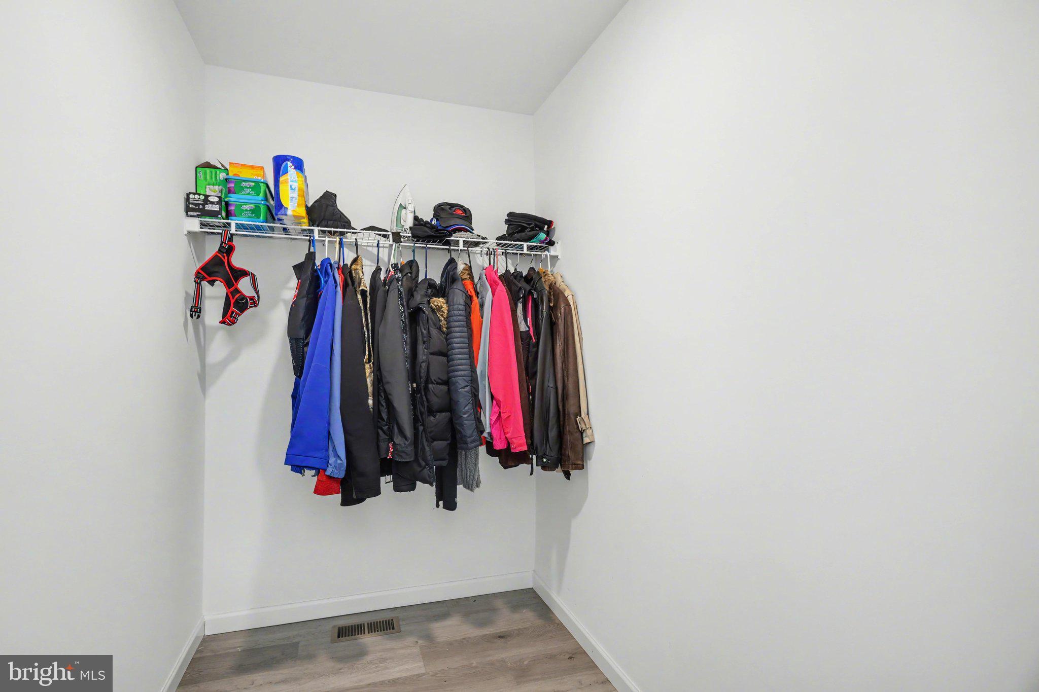 THE SEASONS - Residential