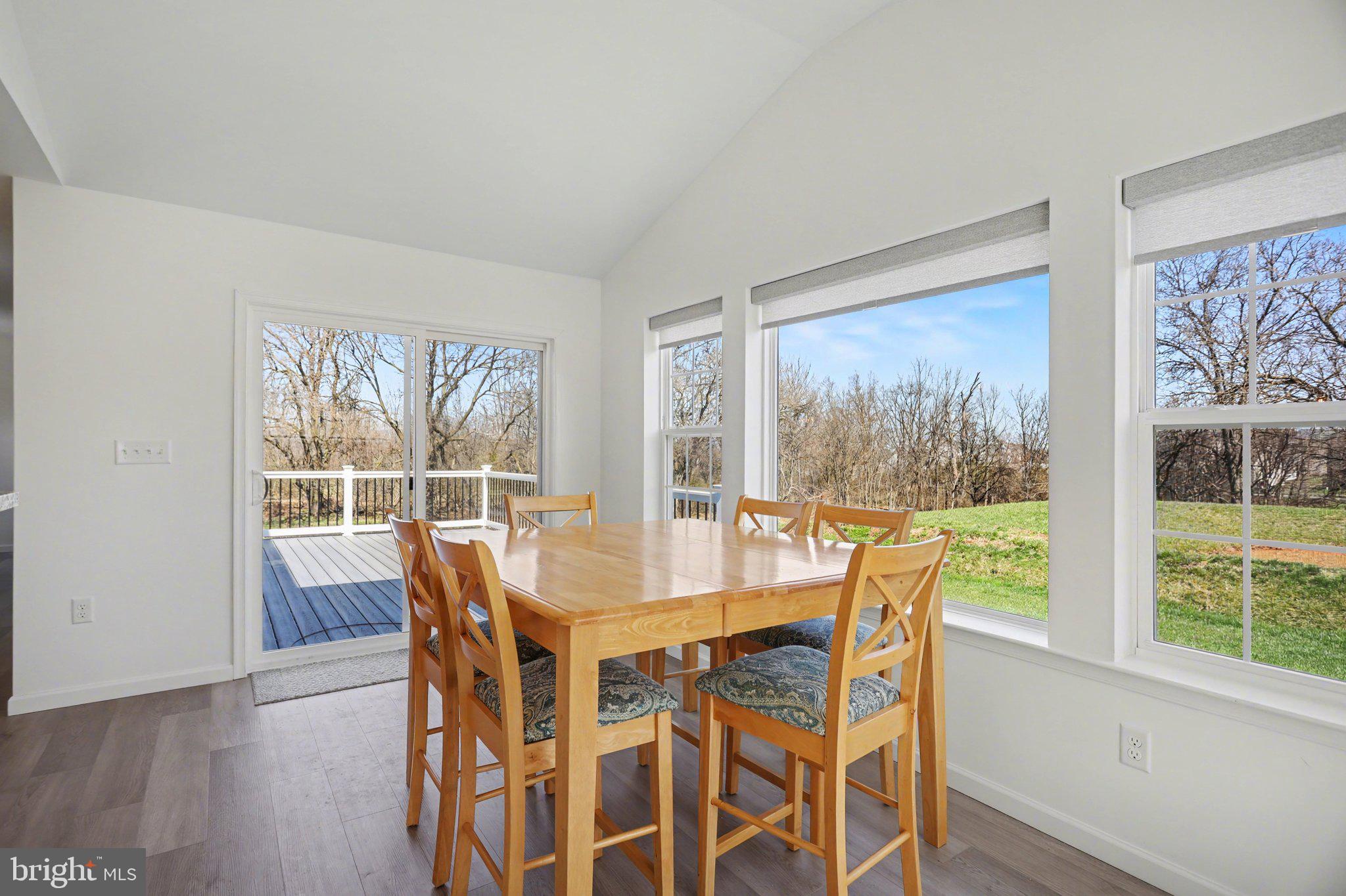 THE SEASONS - Residential