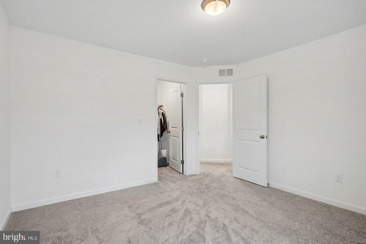 THE SEASONS - Residential