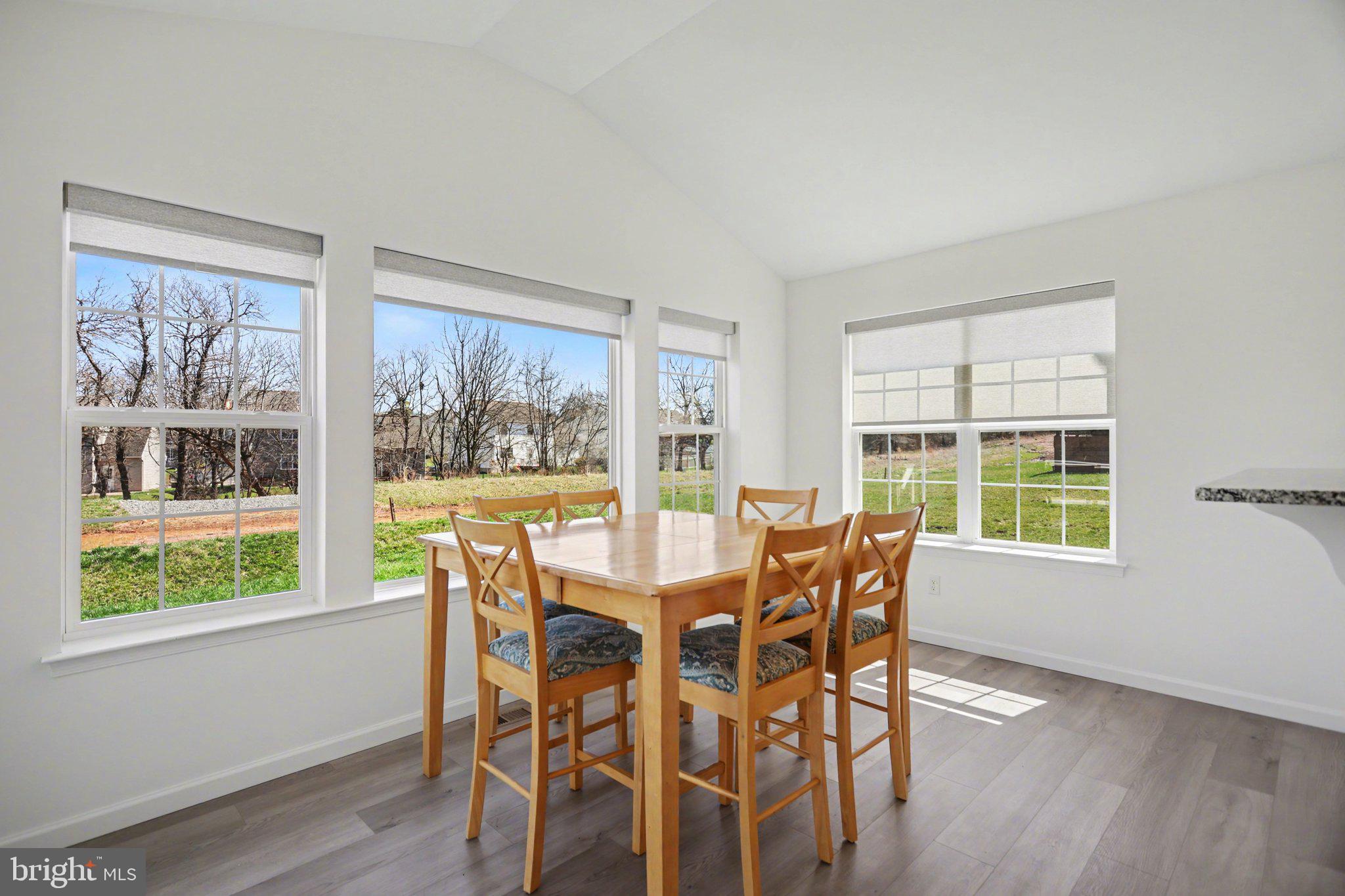 THE SEASONS - Residential