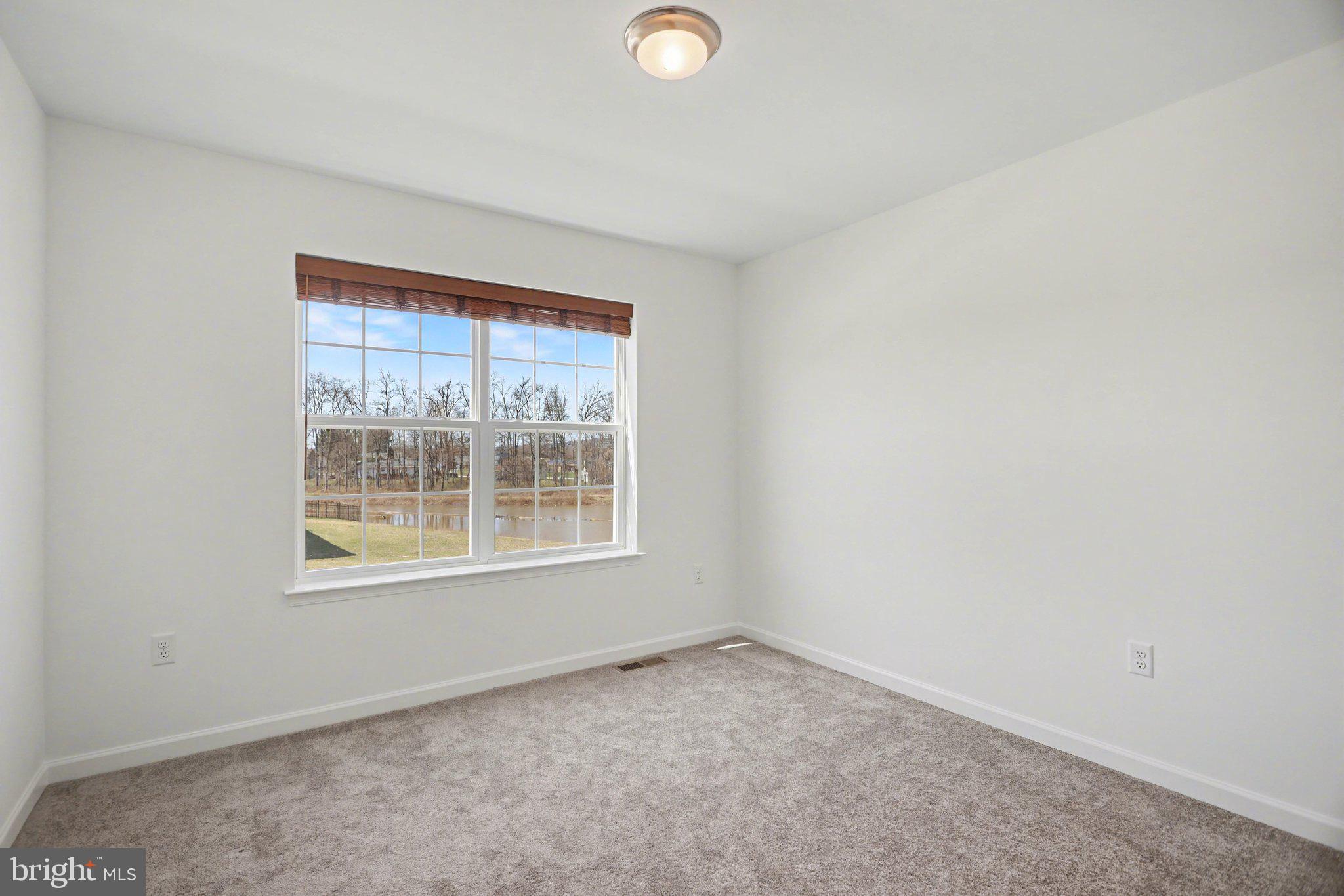 THE SEASONS - Residential