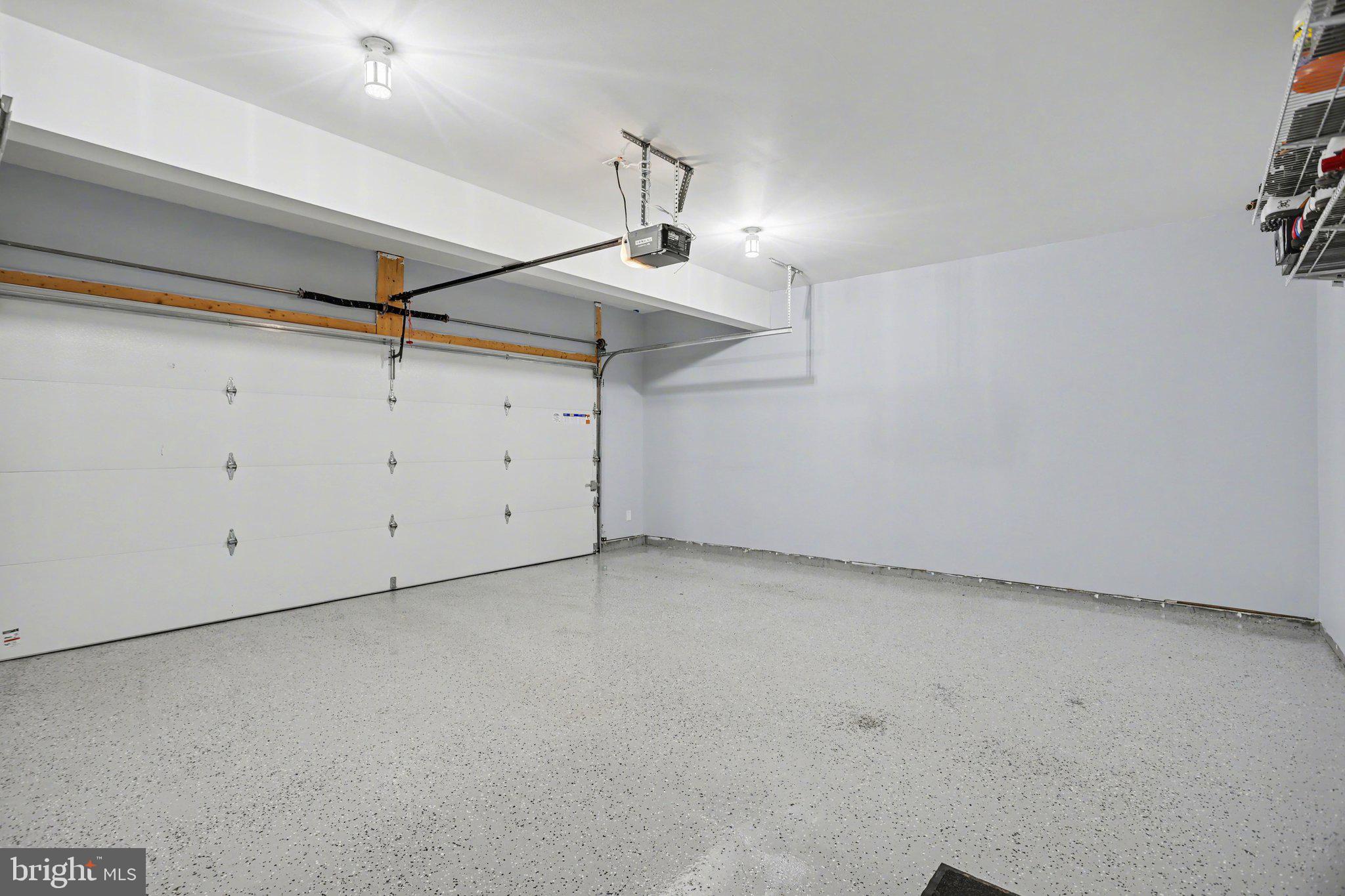 THE SEASONS - Residential