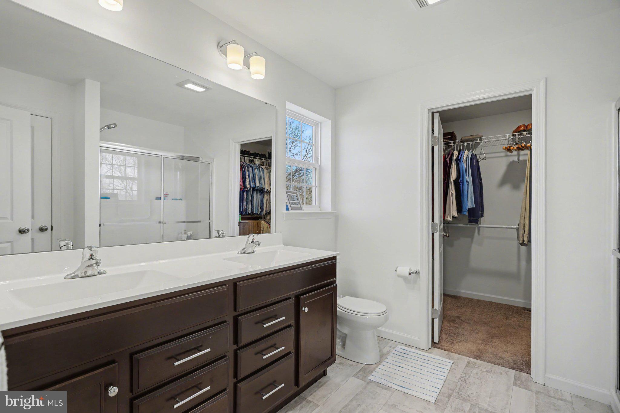 THE SEASONS - Residential