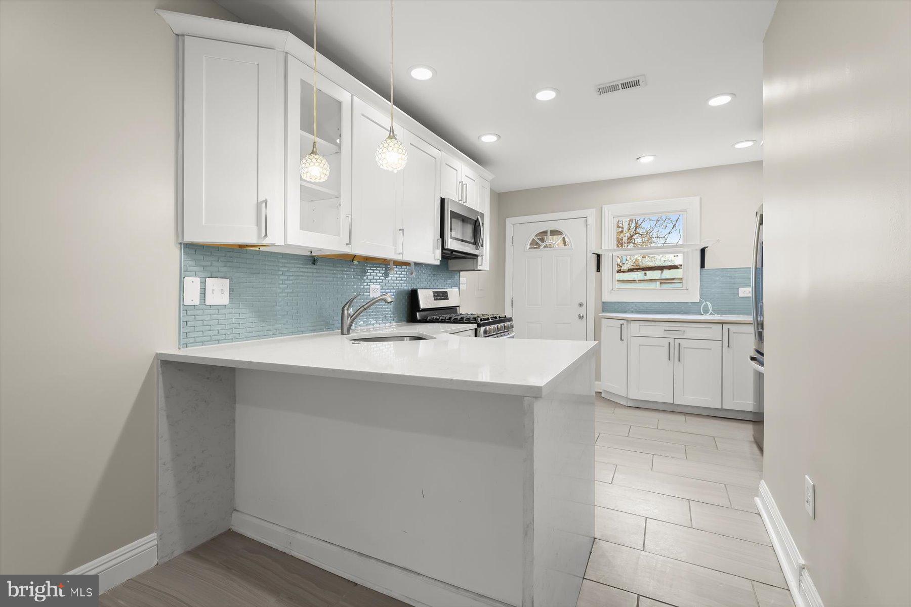 HAMPDEN HISTORIC DISTRICT - Residential