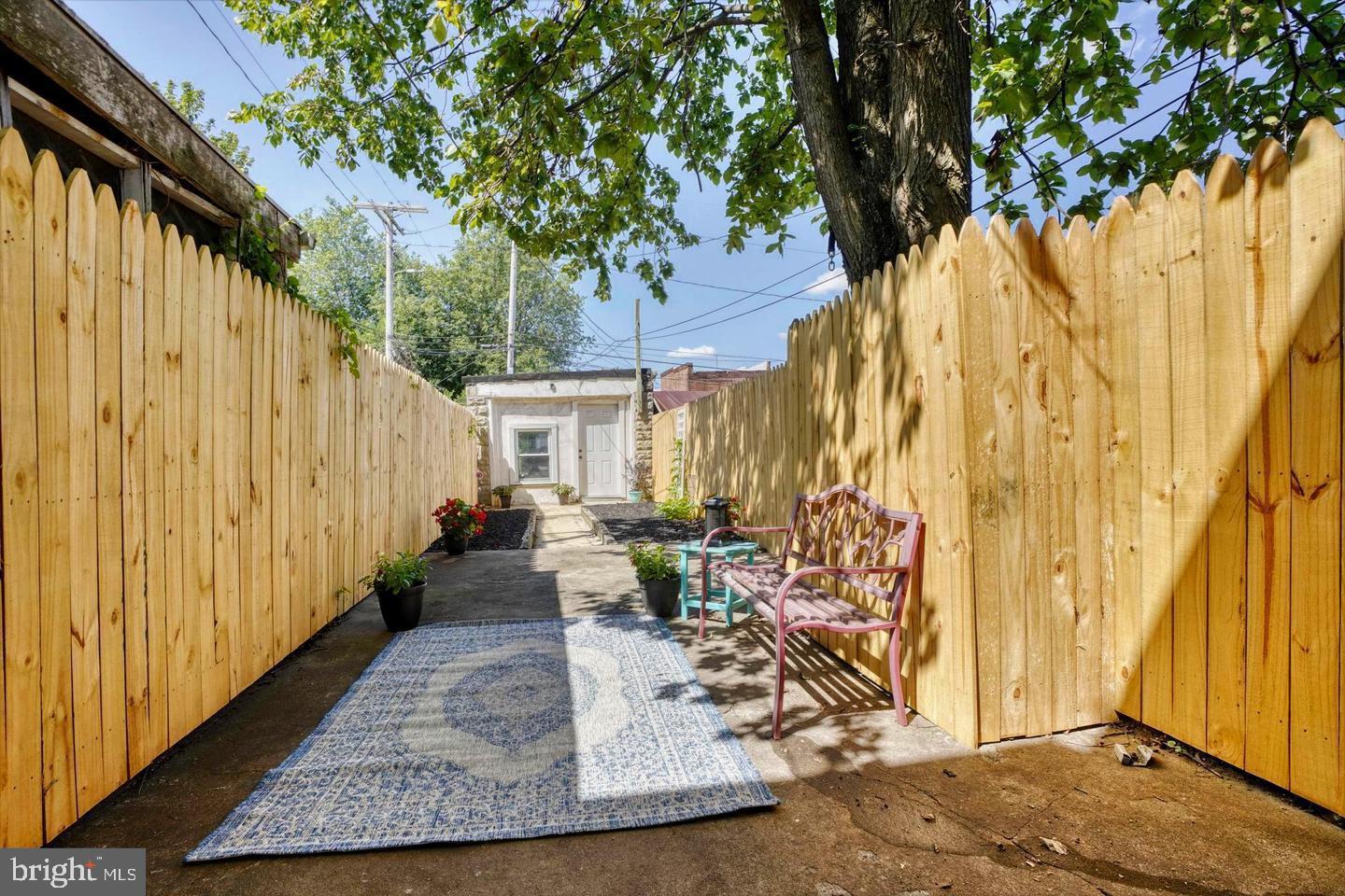 3302 CHESTNUT AVENUE