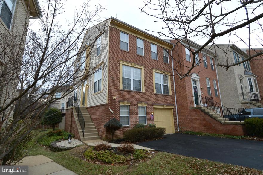 Beautiful brick front, end unit, garage townhome in Kingstowne.Large light and open floorplan with 4th bedroom and 3rd full bath in the walk-out basement. Granite and recessed lights in spacious kitchen with breakfast bar.Vaulted ceiling in large MBR.New decking for your spring cookouts next to a wooded common area! Well maintained with many recent upgrades.Great location/amenities. Walk to Metro!