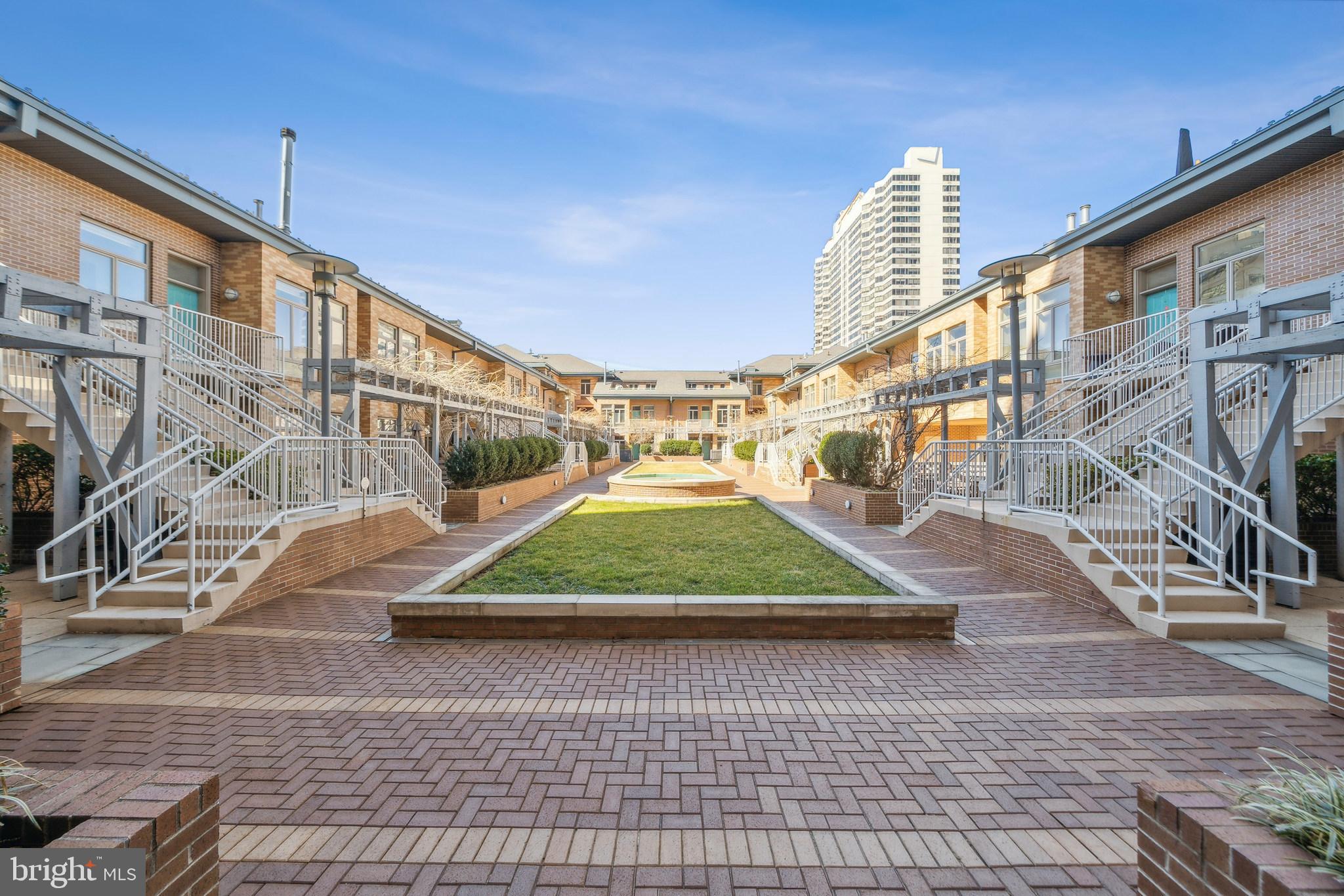 ART MUSEUM AREA - Residential